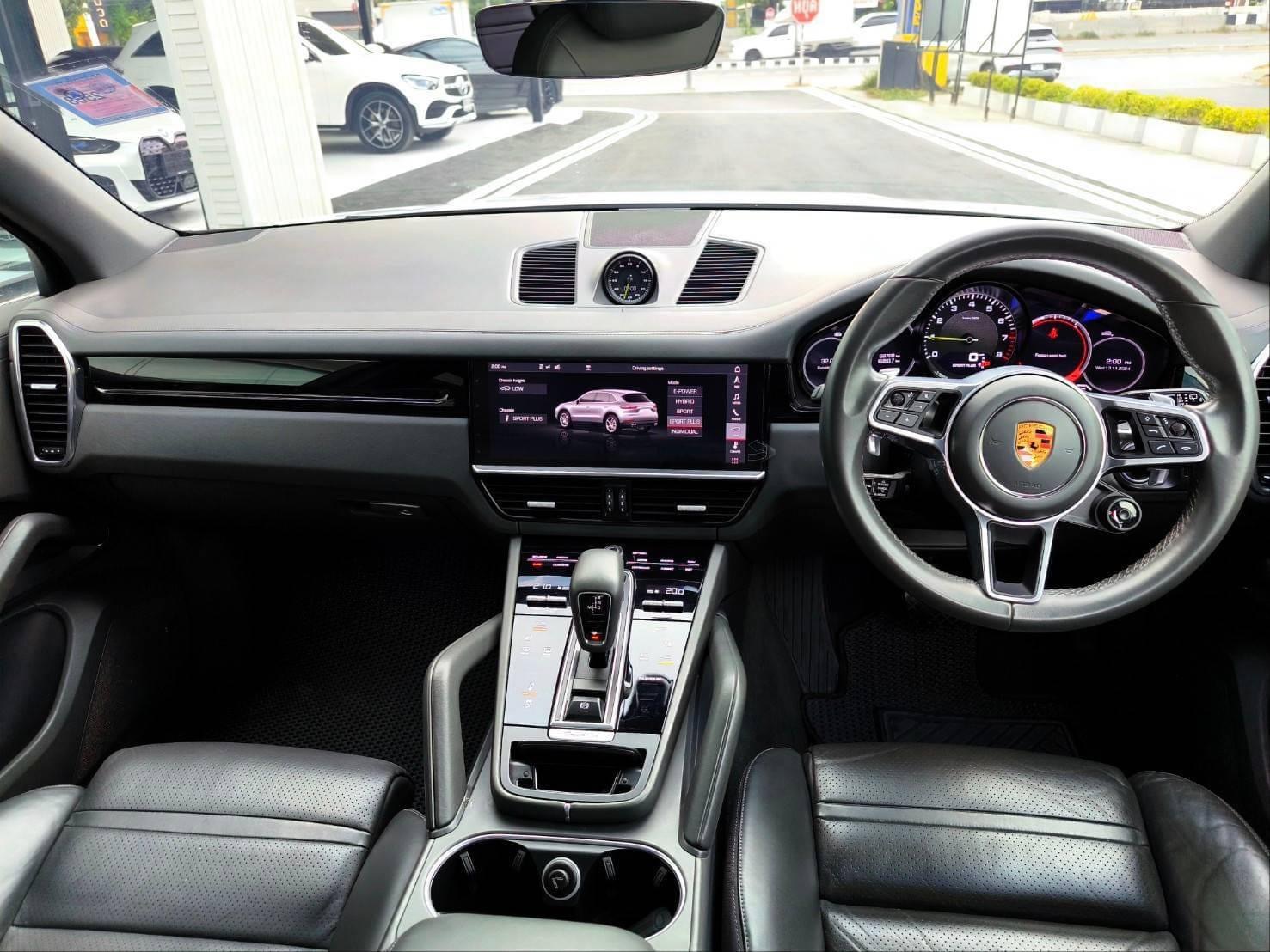 2019 Porsche Cayenne E-Hybrid สีขาว (รูปที่ 4)