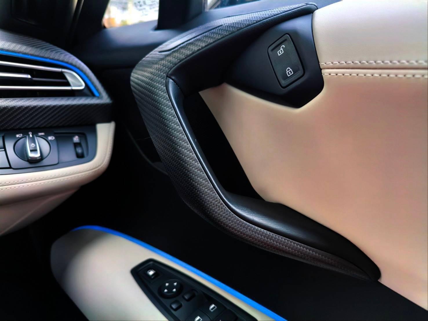 2019 BMW i8 Roadster สีดำ (รูปที่ 10)