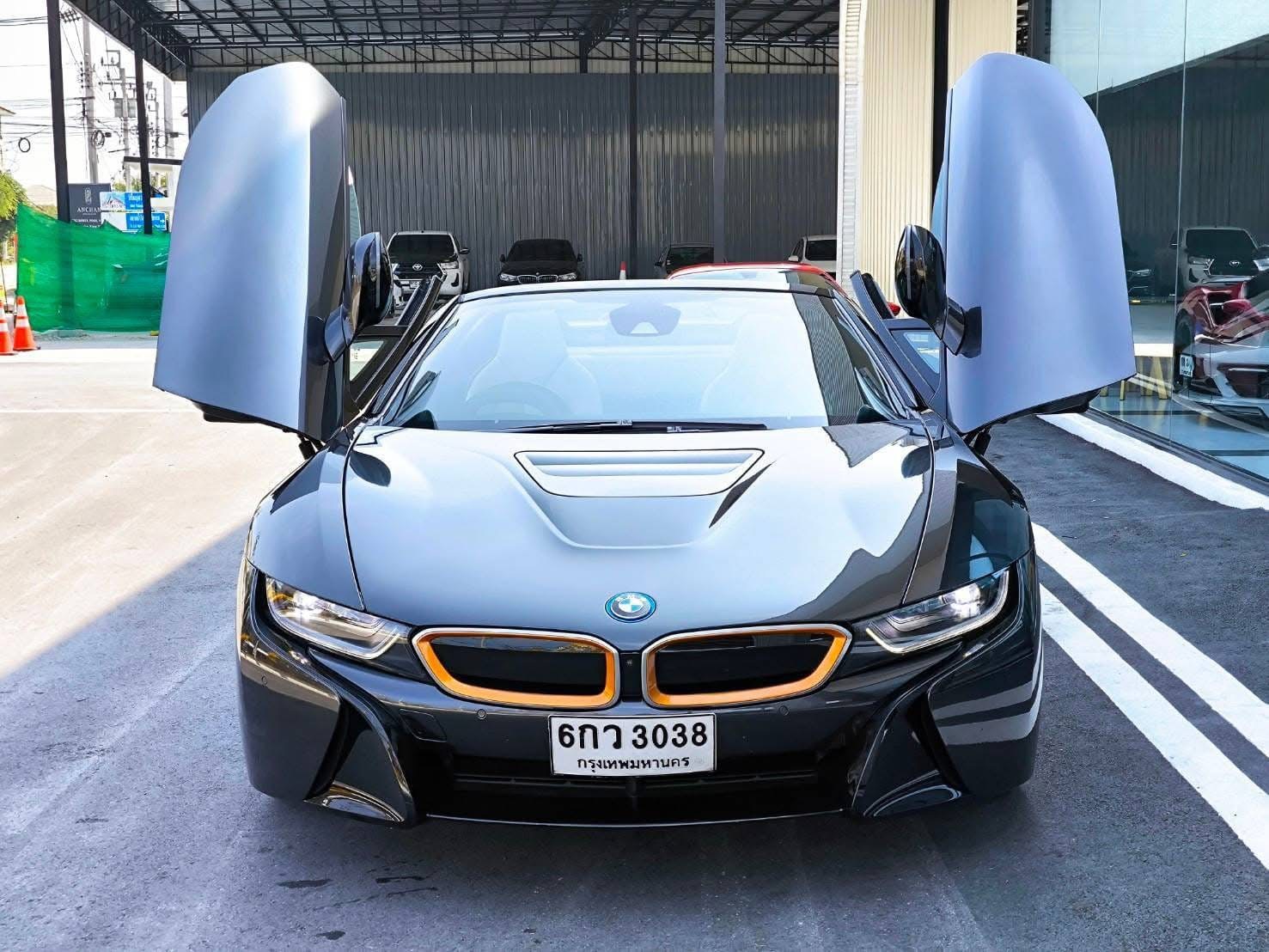 2019 BMW i8 Roadster สีดำ (รูปที่ 4)