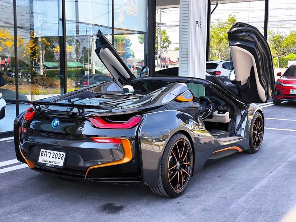 2019 BMW i8 Roadster สีดำ (รูปที่ 12)
