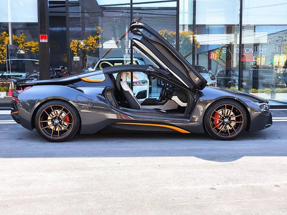 2019 BMW i8 Roadster สีดำ (รูปที่ 13)