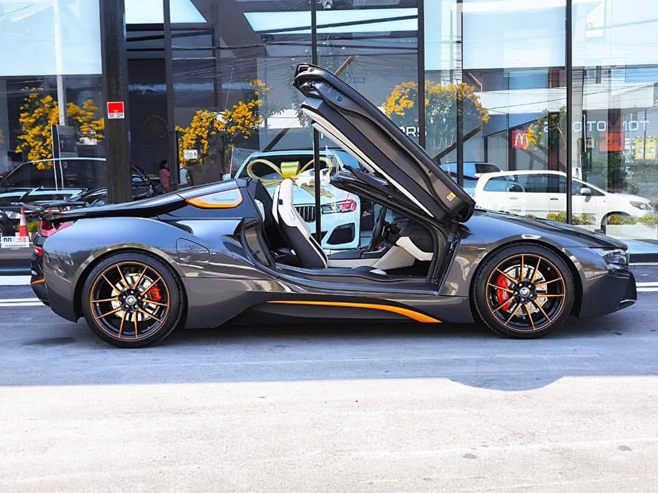 2019 BMW i8 Roadster สีดำ (รูปที่ 15)