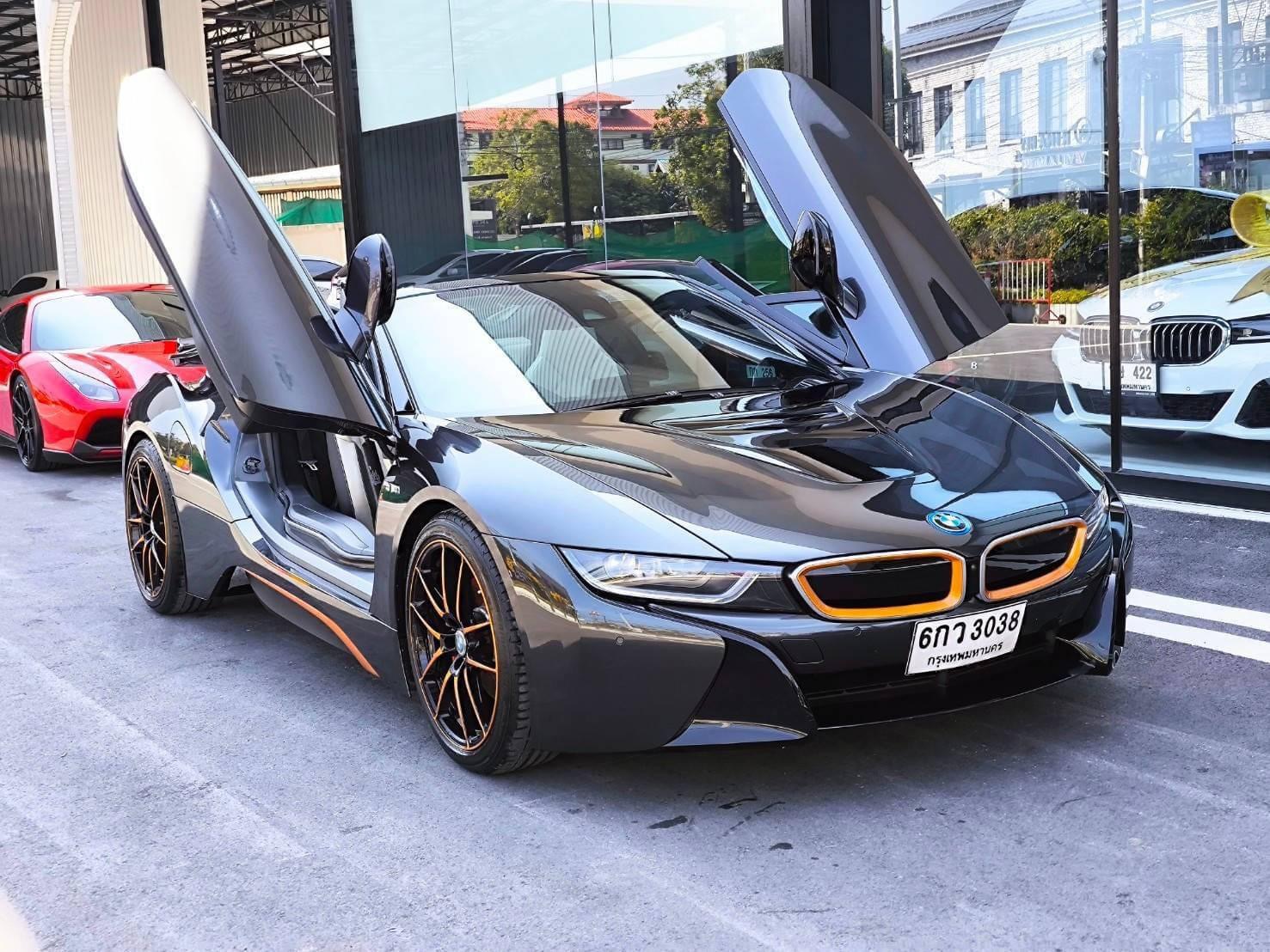 2019 BMW i8 Roadster สีดำ (รูปที่ 2)