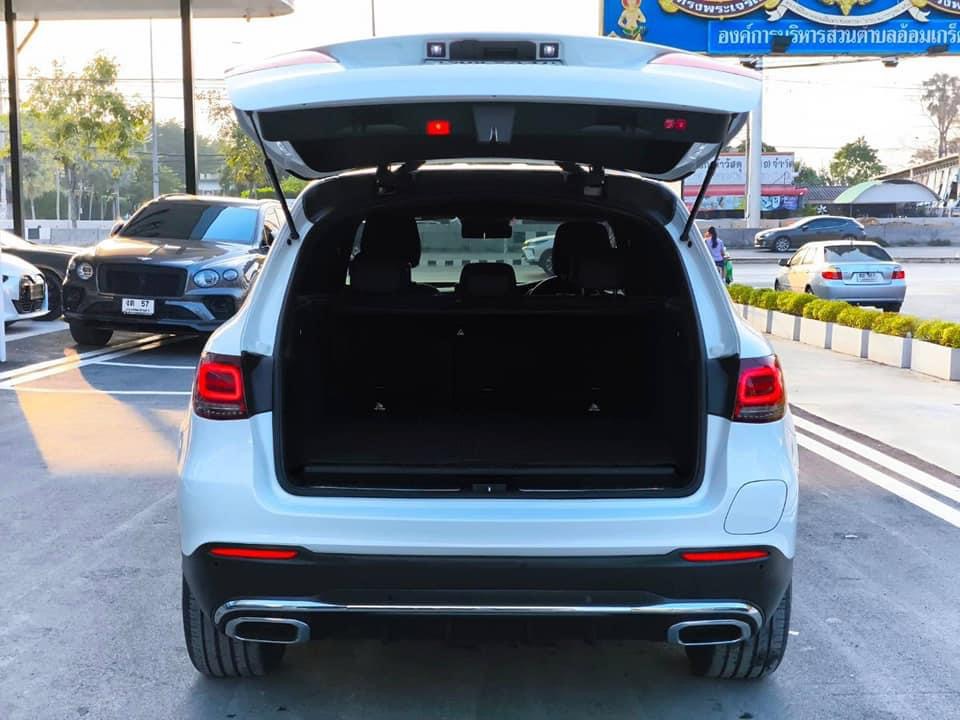 2022 Mercedes-Benz GLC-Class GLC 300 e 4MATIC AMG สีขาว (รูปที่ 11)