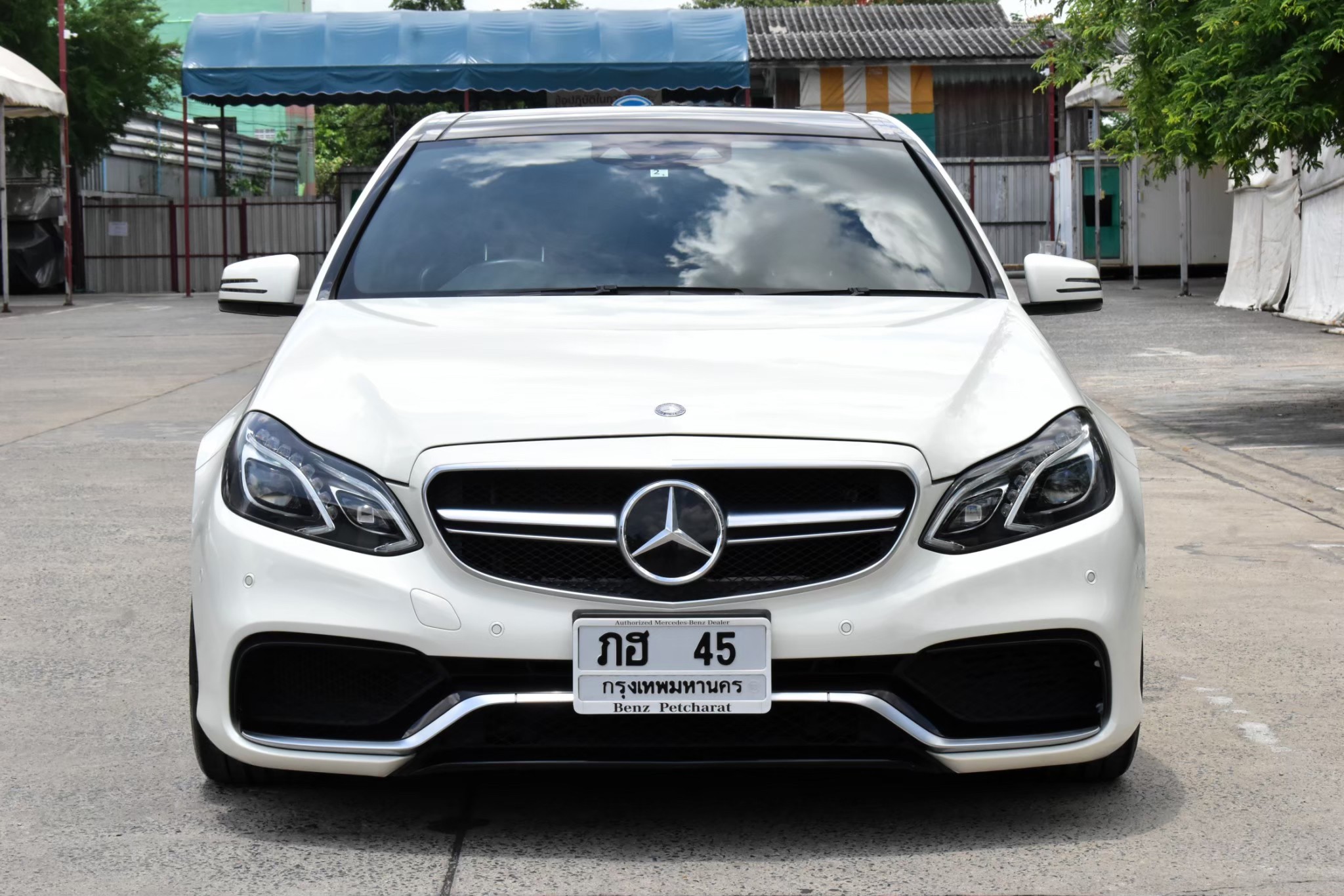 Mercedesbenz E63 AMG (E250 CGI) เกียร์:ออโต้ เครื่อง:เบนซิน สี:ขาว ปี:2011 (รูปที่ 16)
