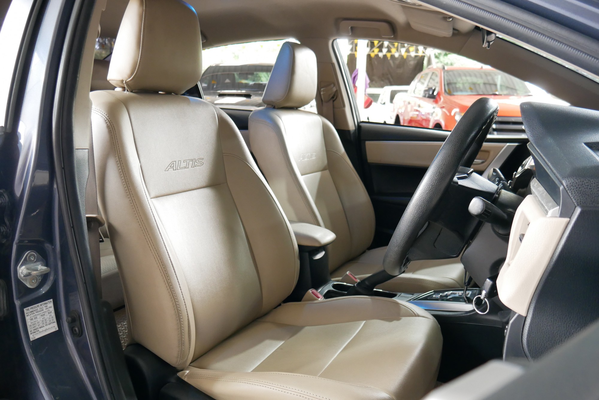 Toyota ALTIS 1.6 E CNG ปี 2014 สีเทา (รูปที่ 8)