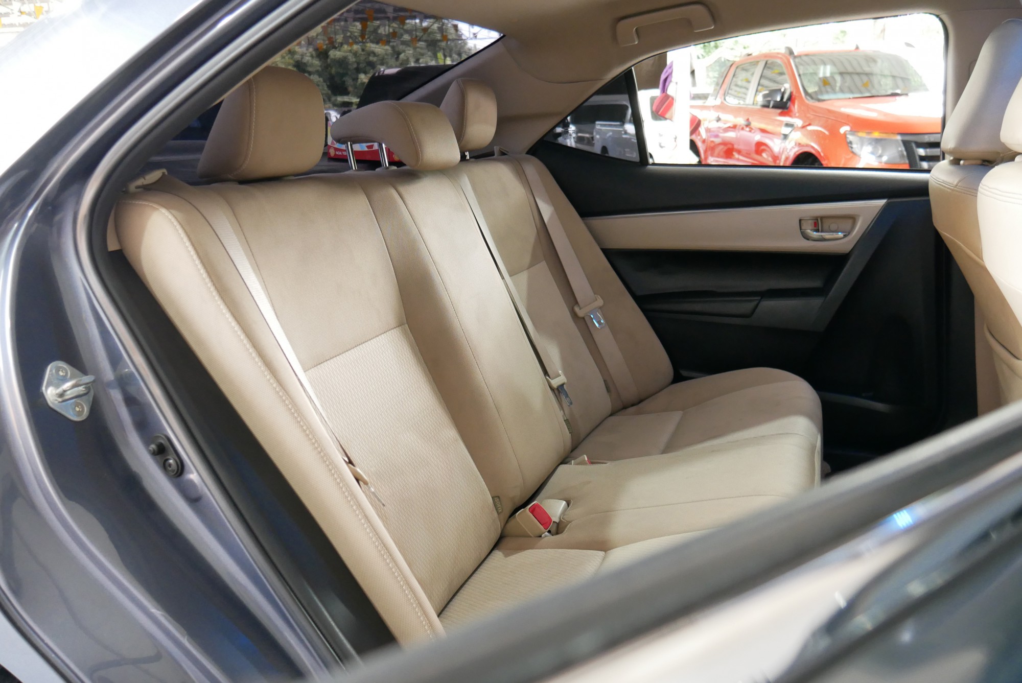 Toyota ALTIS 1.6 E CNG ปี 2014 สีเทา (รูปที่ 12)