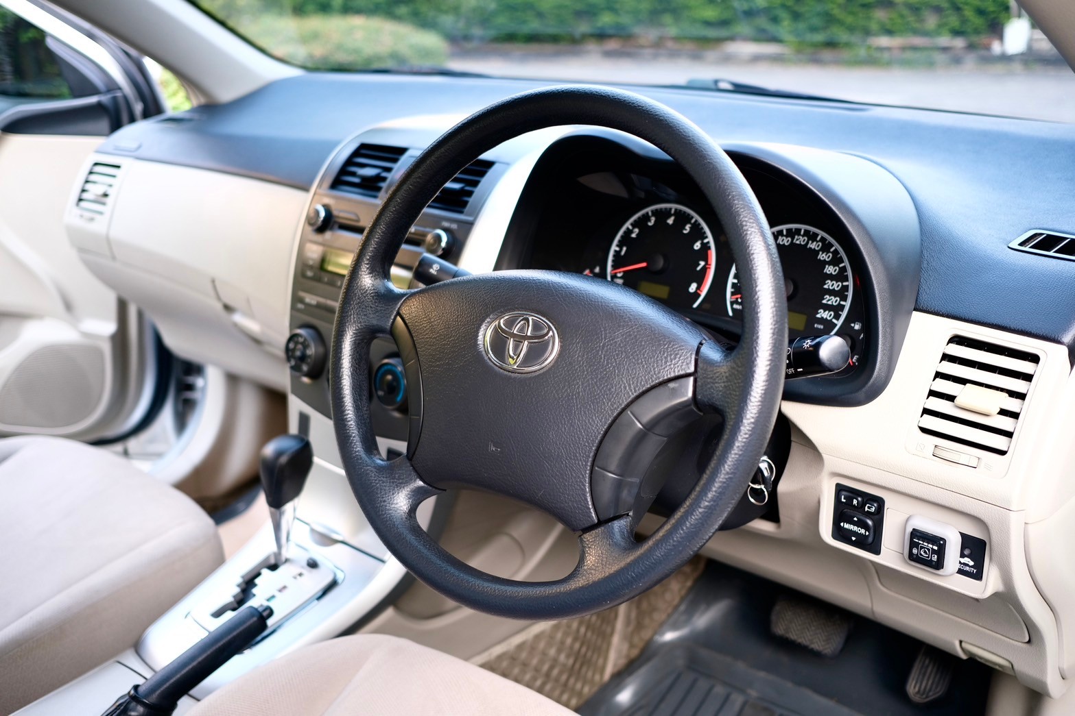 Toyota Altis 1.6E CNGโรงงาน เครื่องยนต์: เบนซิน เกียร์:AT ปี: 2012 จด2014 สี: เทา (รูปที่ 3)