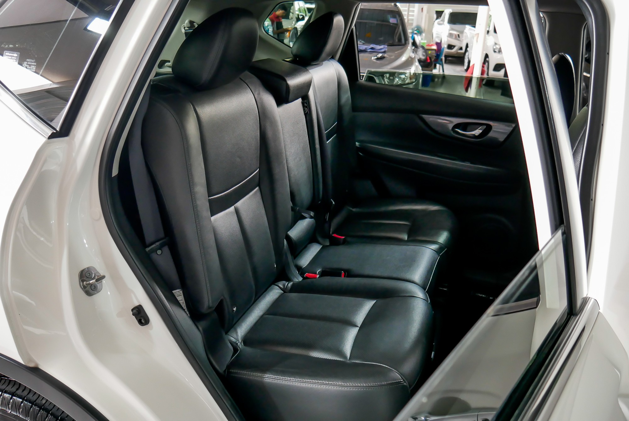 Nissan X-trail ปี 2016 สีขาว (รูปที่ 8)