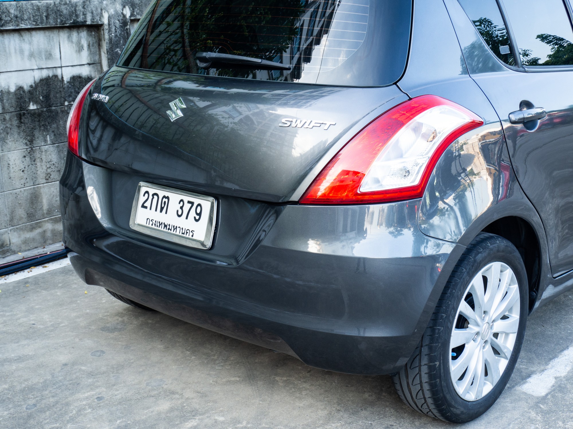 2013 Suzuki Swift สีเทา (รูปที่ 11)