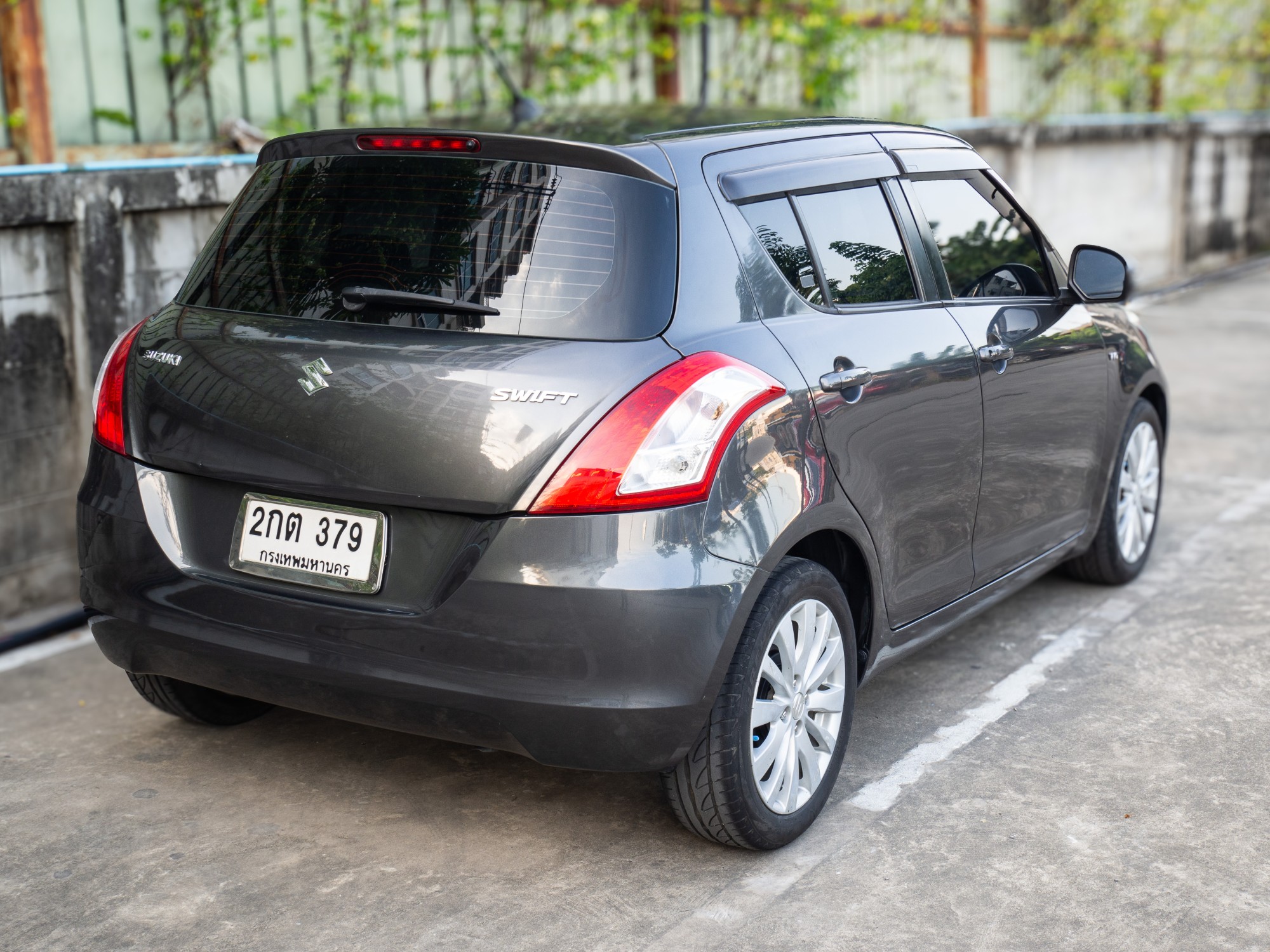 2013 Suzuki Swift สีเทา (รูปที่ 8)
