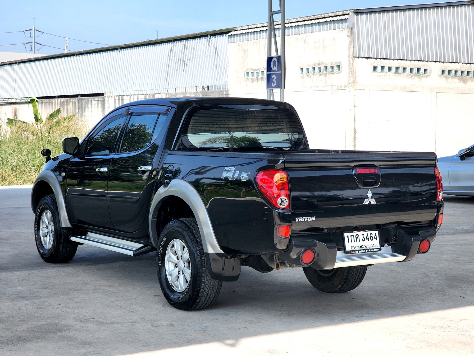 2012 Mitsubishi Triton Double cab สีดำ (รูปที่ 9)