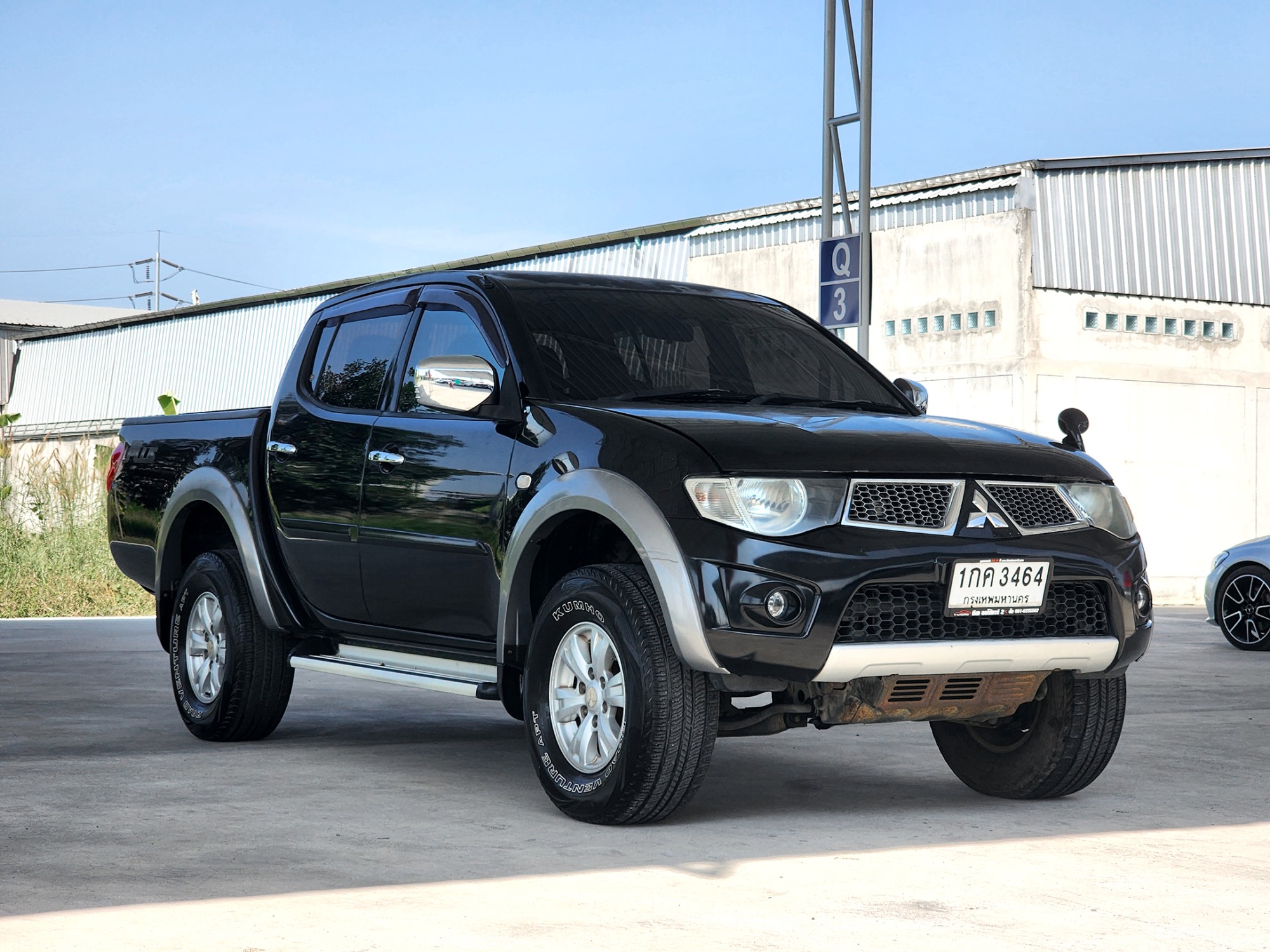 2012 Mitsubishi Triton Double cab สีดำ (รูปที่ 4)