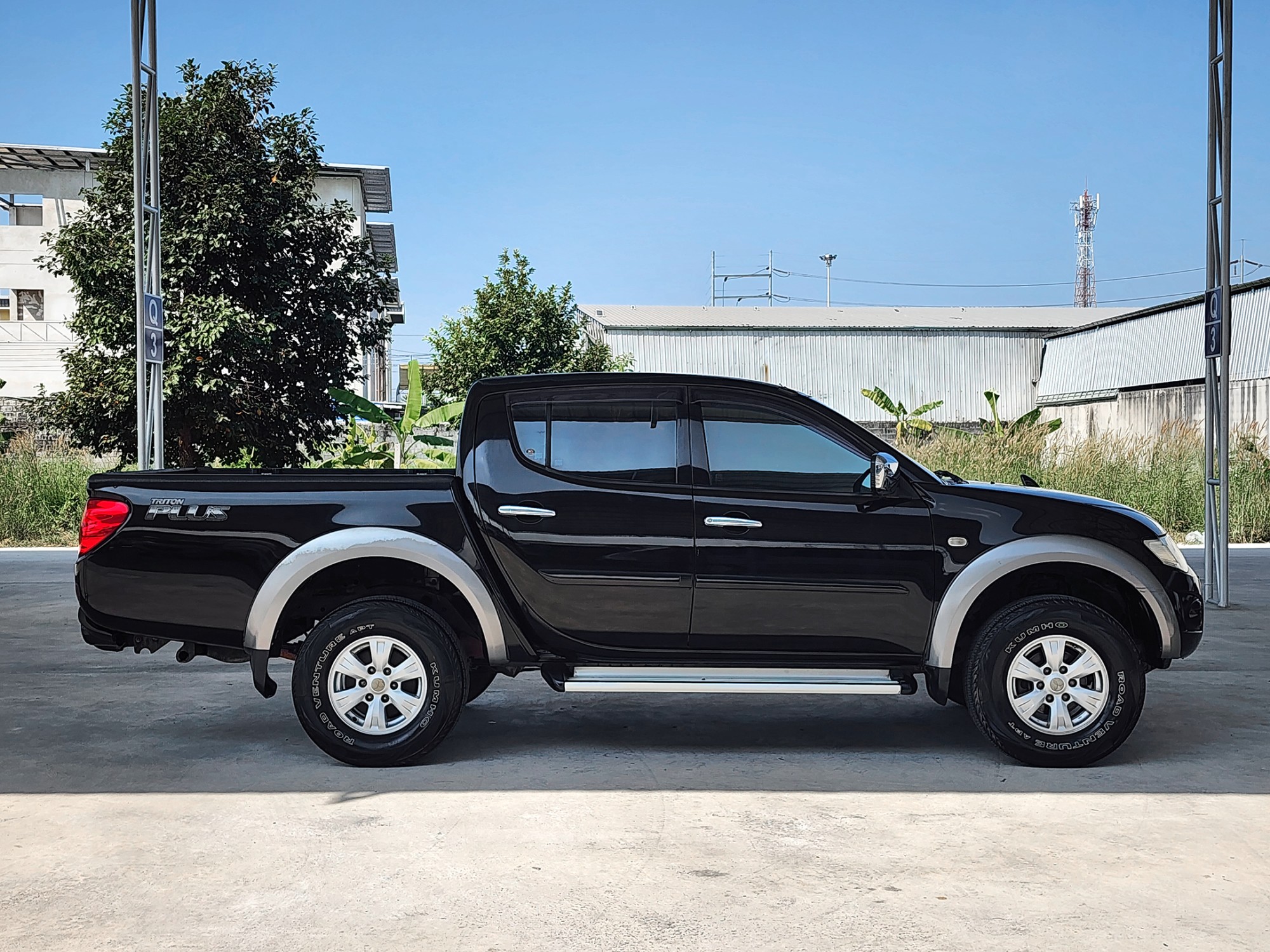 2012 Mitsubishi Triton Double cab สีดำ (รูปที่ 7)