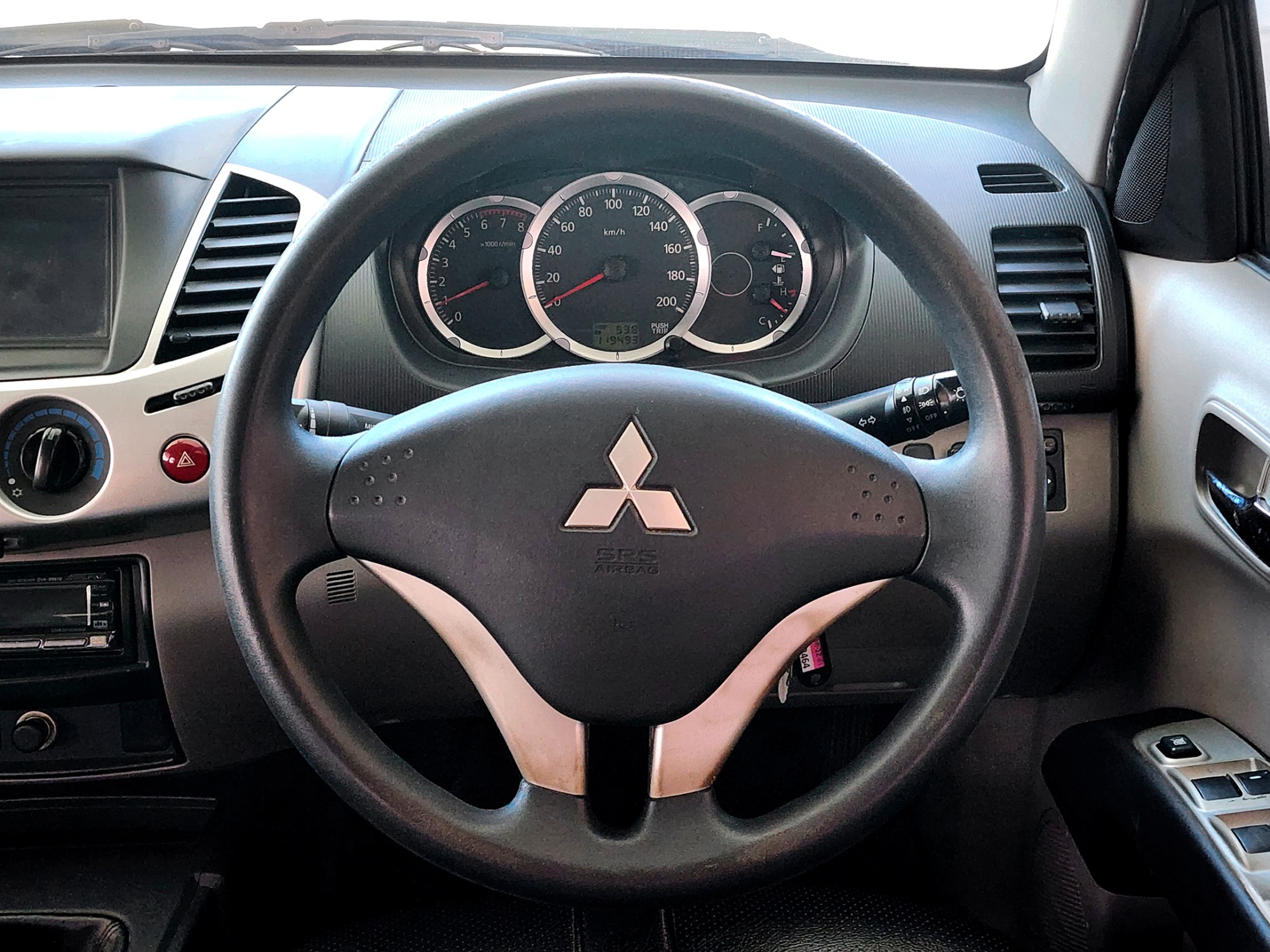 2012 Mitsubishi Triton Double cab สีดำ (รูปที่ 16)