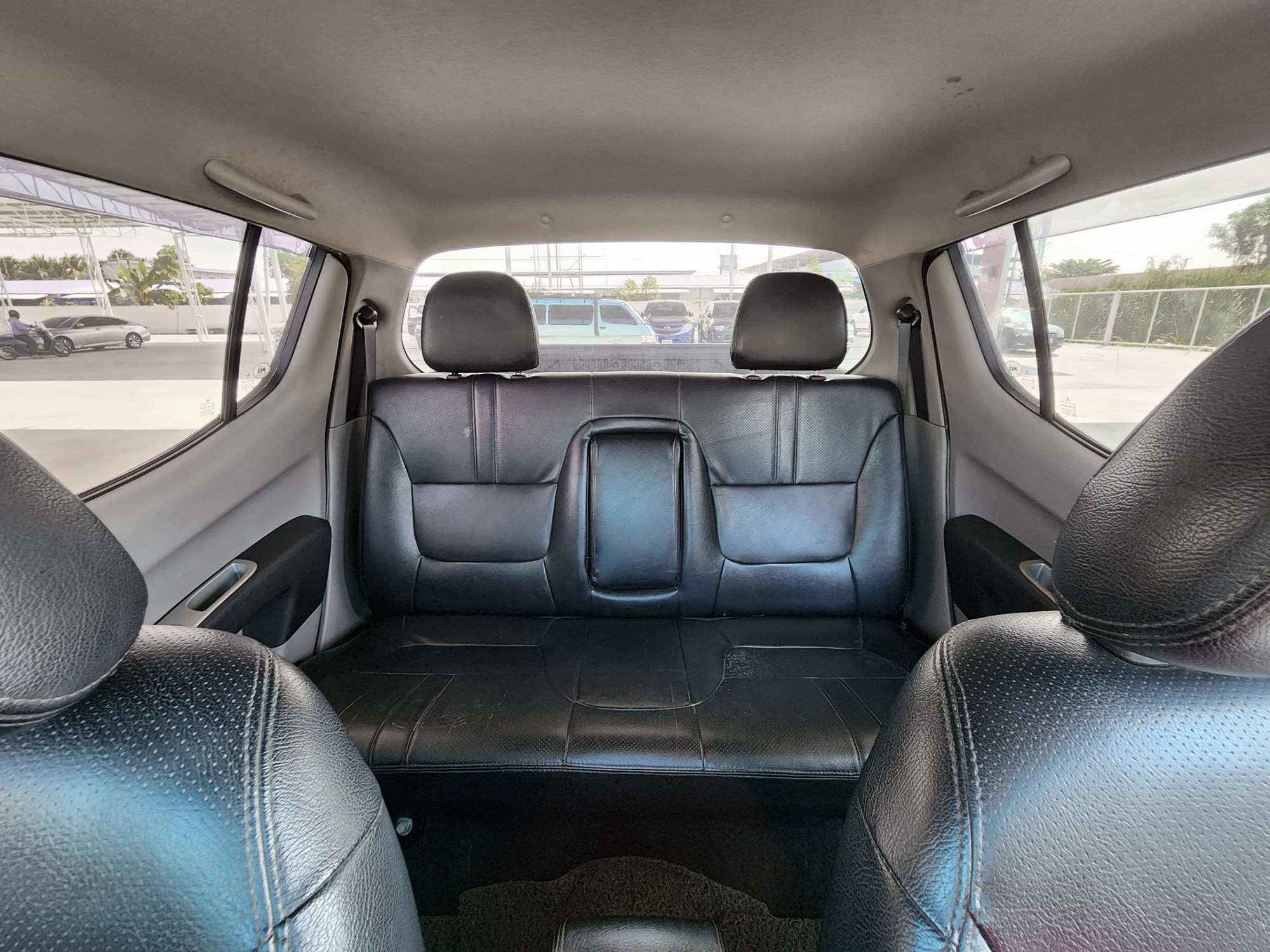 2012 Mitsubishi Triton Double cab สีดำ (รูปที่ 14)