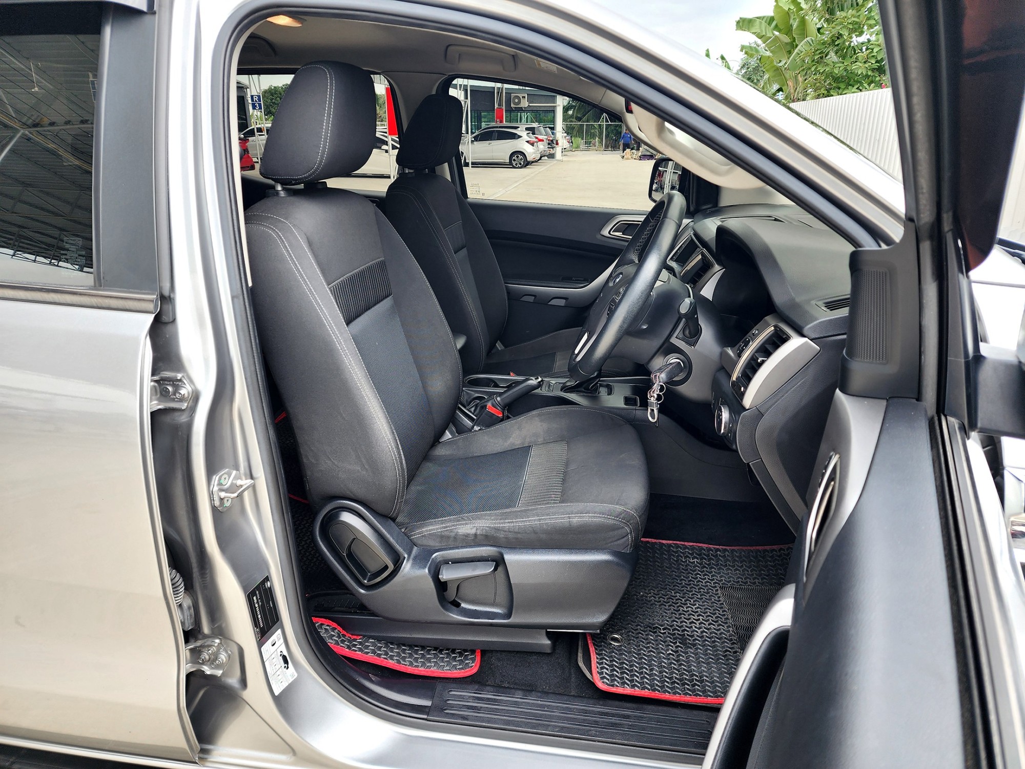 FORD Ranger Double Cab 2.2XLT Hi-Rider A/T ปี 2019 จด 2020 (รูปที่ 8)