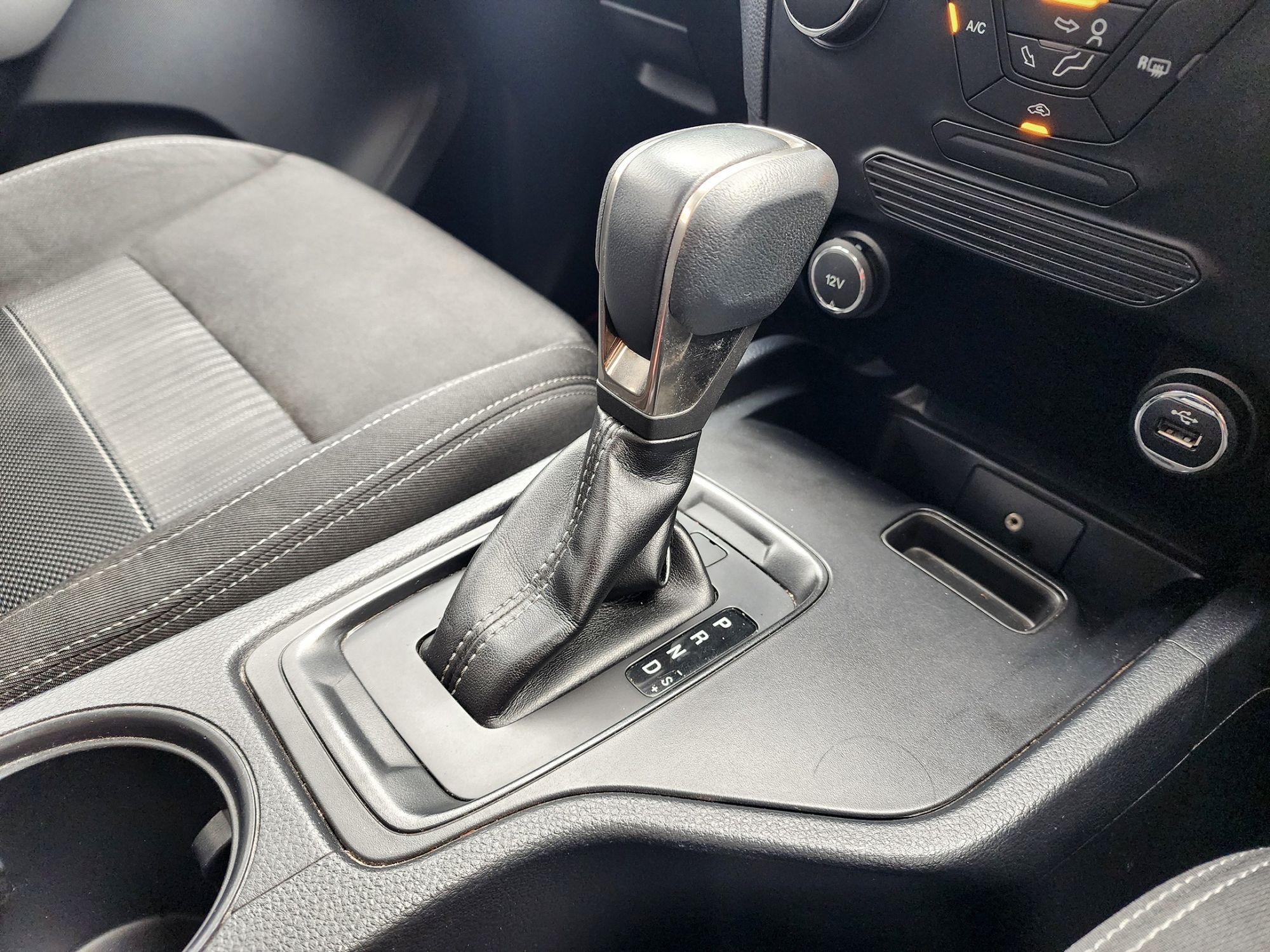 FORD Ranger Double Cab 2.2XLT Hi-Rider A/T ปี 2019 จด 2020 (รูปที่ 13)