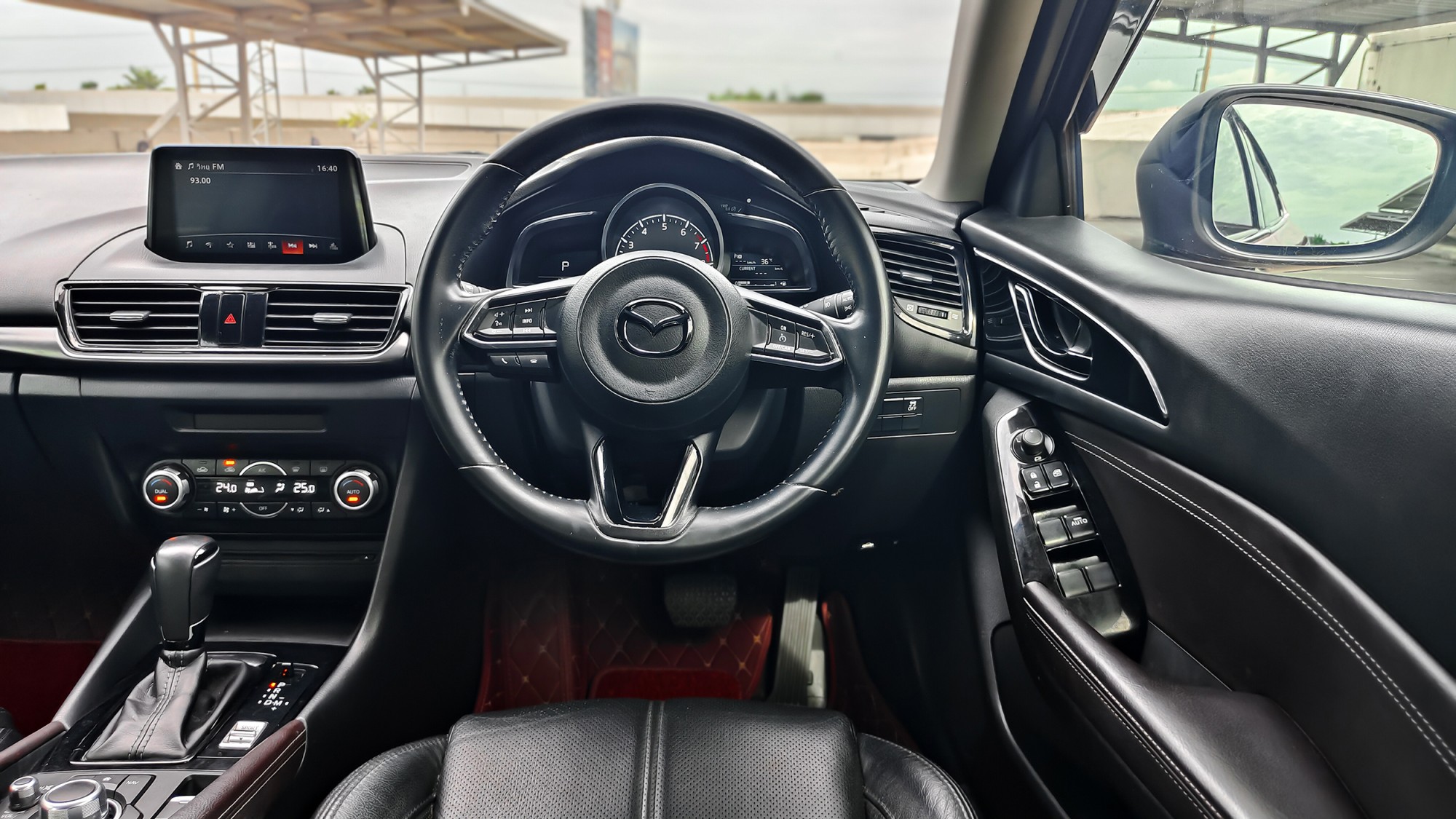 MAZDA3 HATCHBACK 2.0S A/T ปี 2018 auto รถสวย (รูปที่ 29)