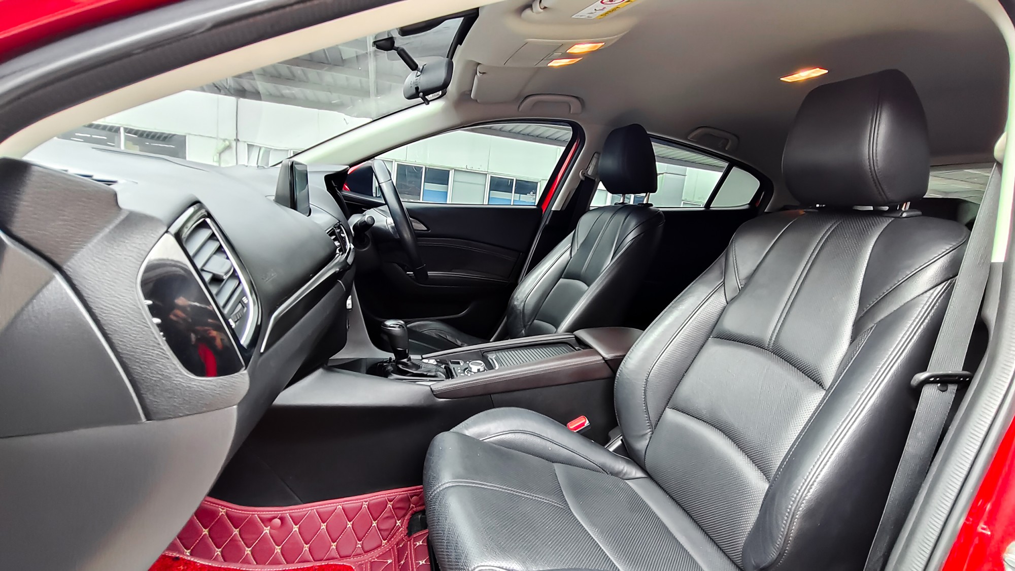 MAZDA3 HATCHBACK 2.0S A/T ปี 2018 auto รถสวย (รูปที่ 7)