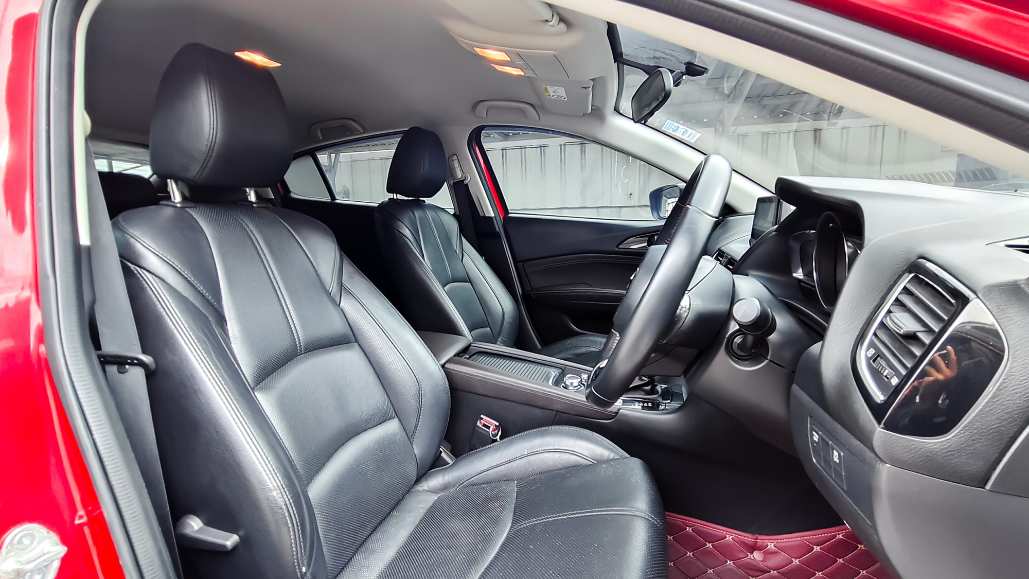 MAZDA3 HATCHBACK 2.0S A/T ปี 2018 auto รถสวย (รูปที่ 6)