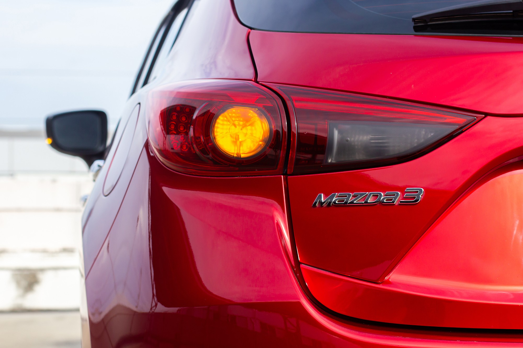 MAZDA3 HATCHBACK 2.0S A/T ปี 2018 auto รถสวย (รูปที่ 15)
