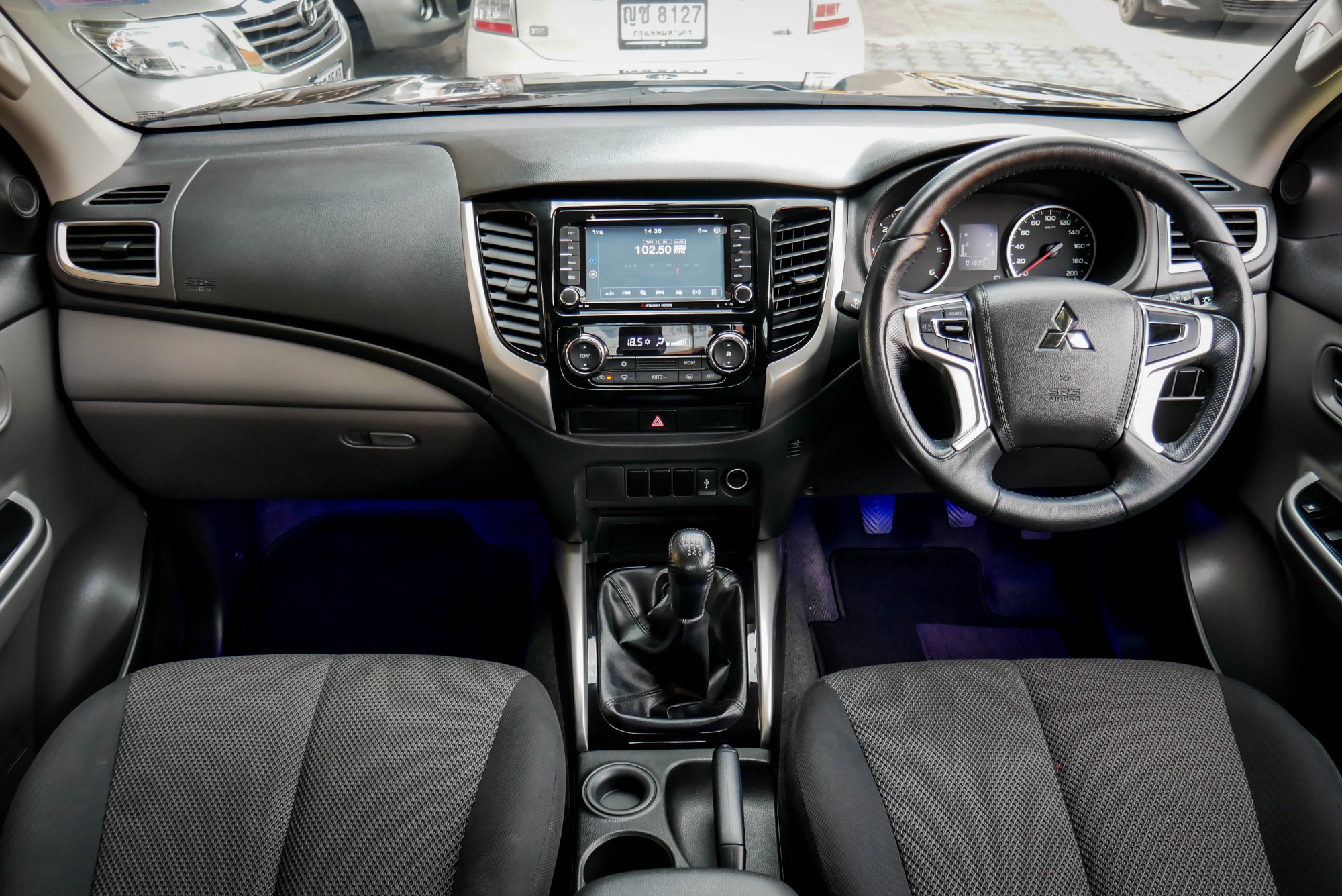 MITSUBISHI TRITON MEGACAB 2.4 GLS LTD PLUS  ปี 2017 สีดำ (รูปที่ 5)