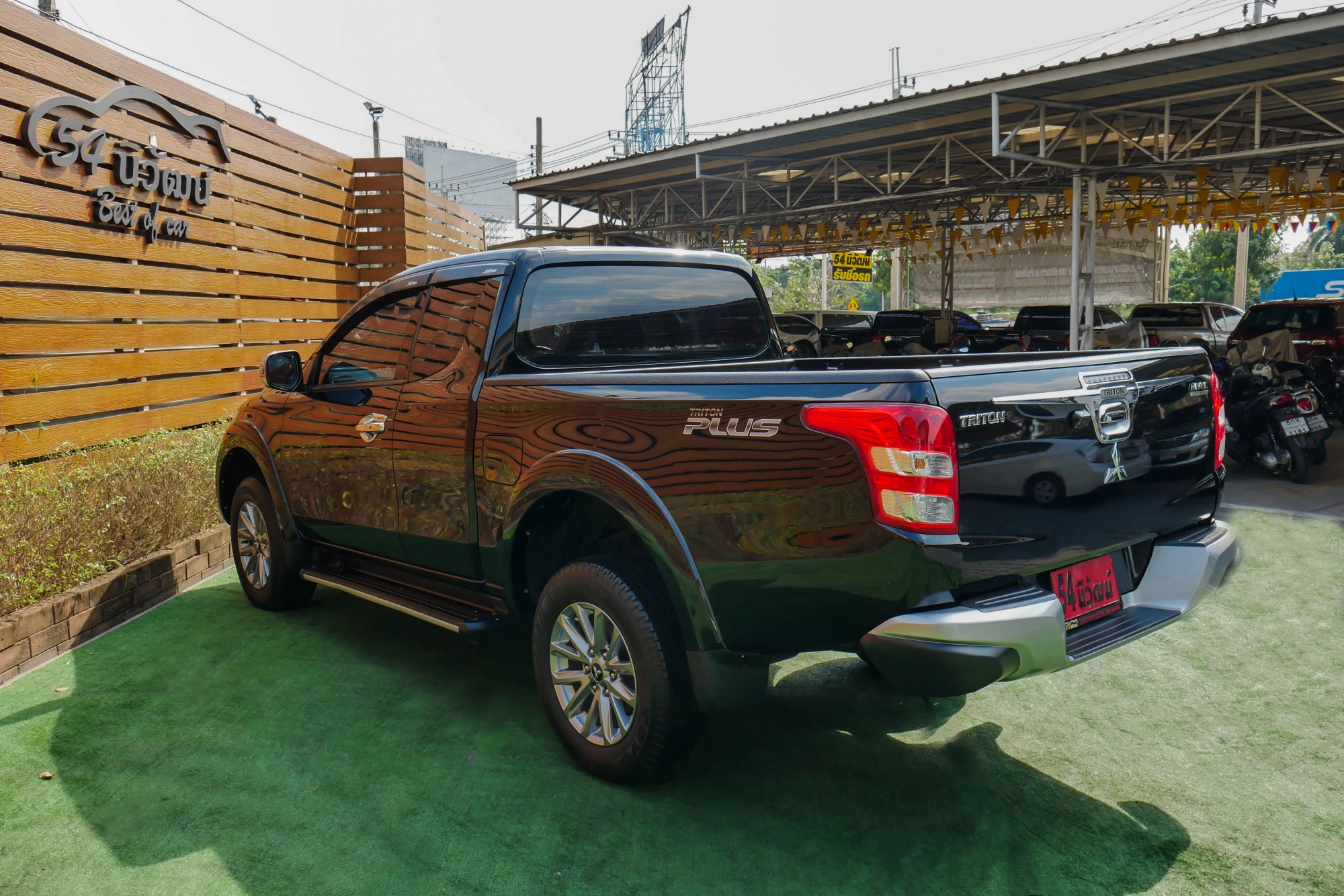 MITSUBISHI TRITON MEGACAB 2.4 GLS LTD PLUS  ปี 2017 สีดำ