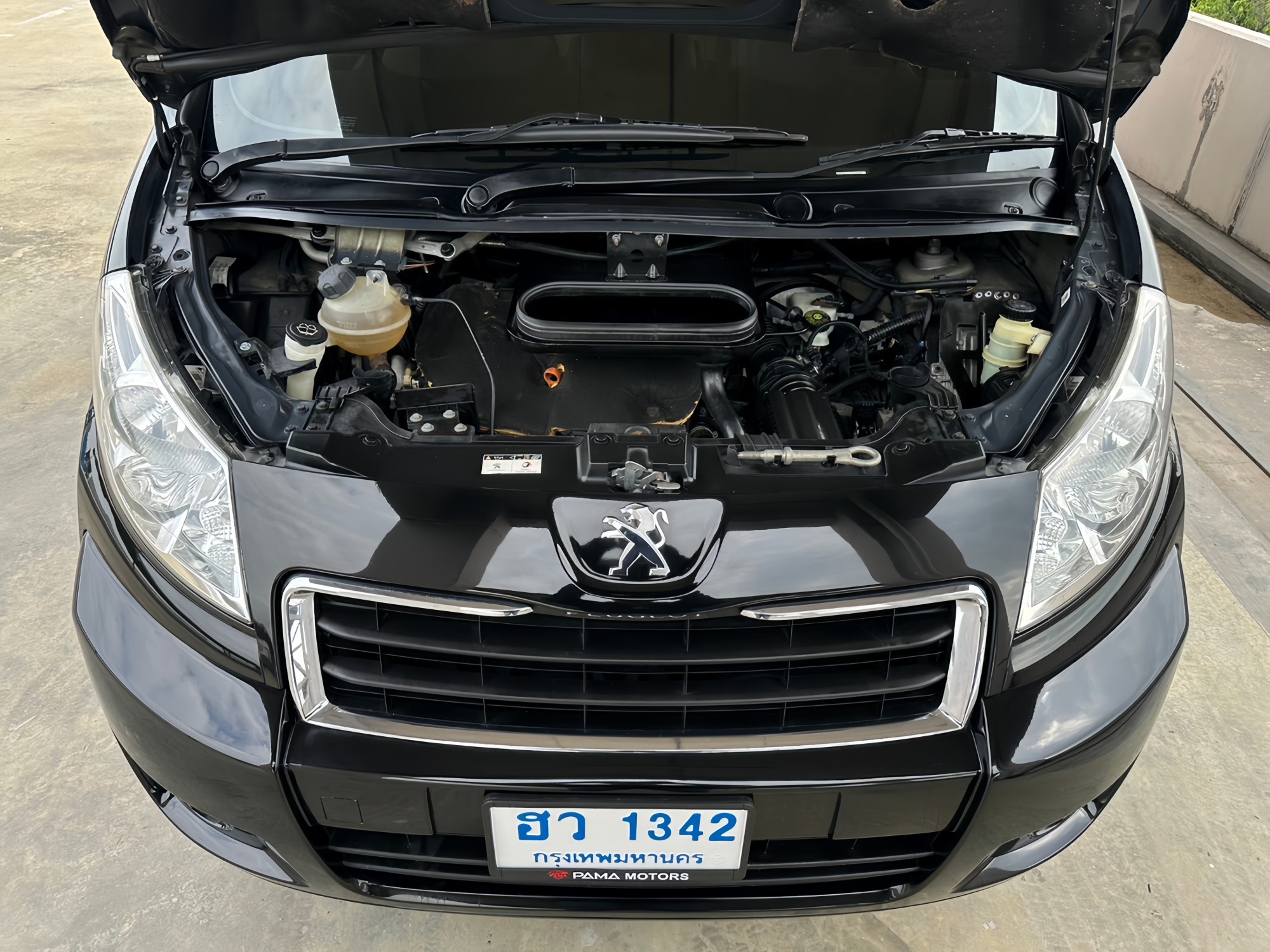 2016 Peugeot Expert สีดำ (รูปที่ 19)