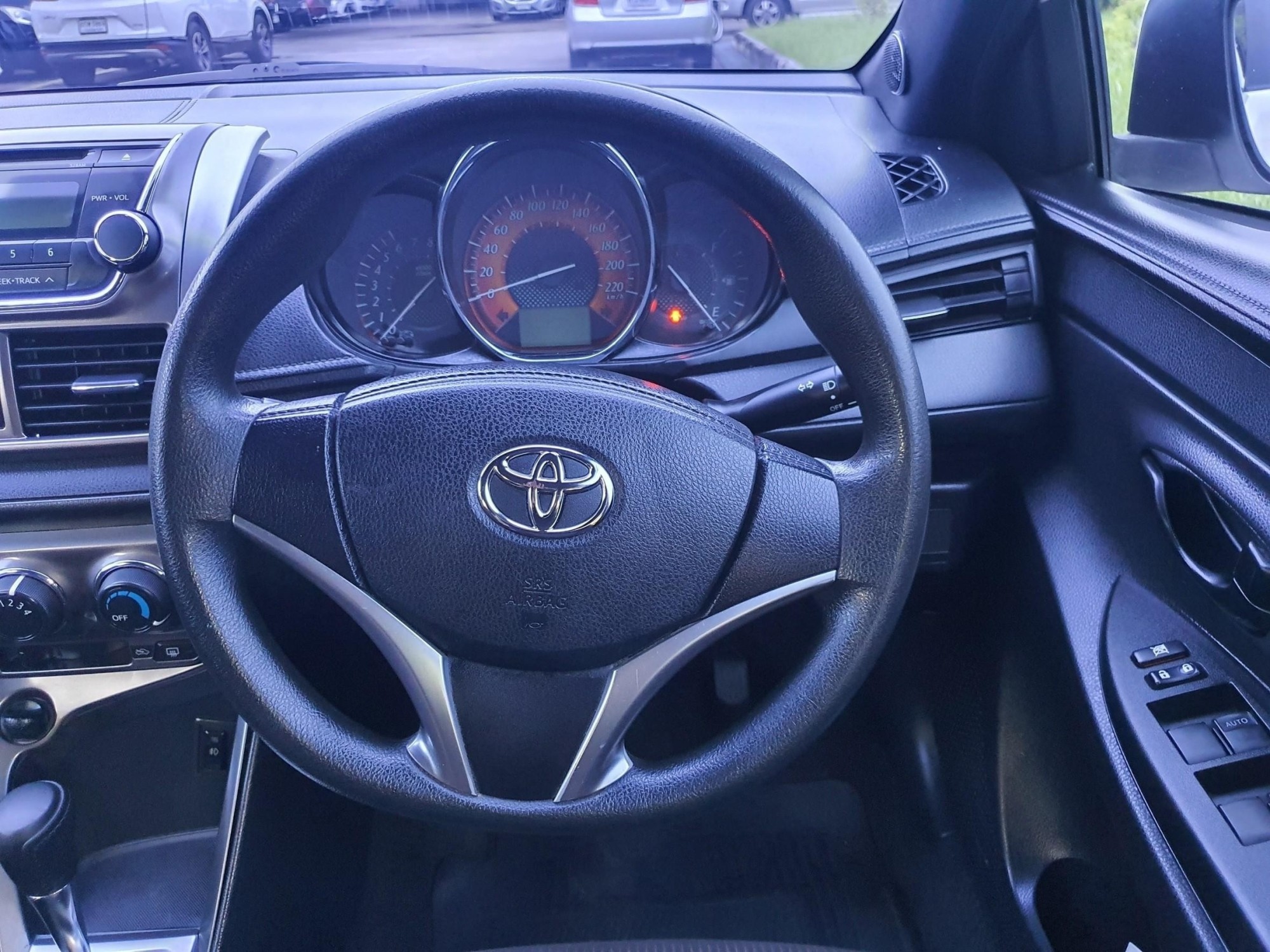 TOYOTA YARIS ECO, 1.2 E ปี 2014 รถสวย ดูแลรักษาดีมาก (รูปที่ 2)