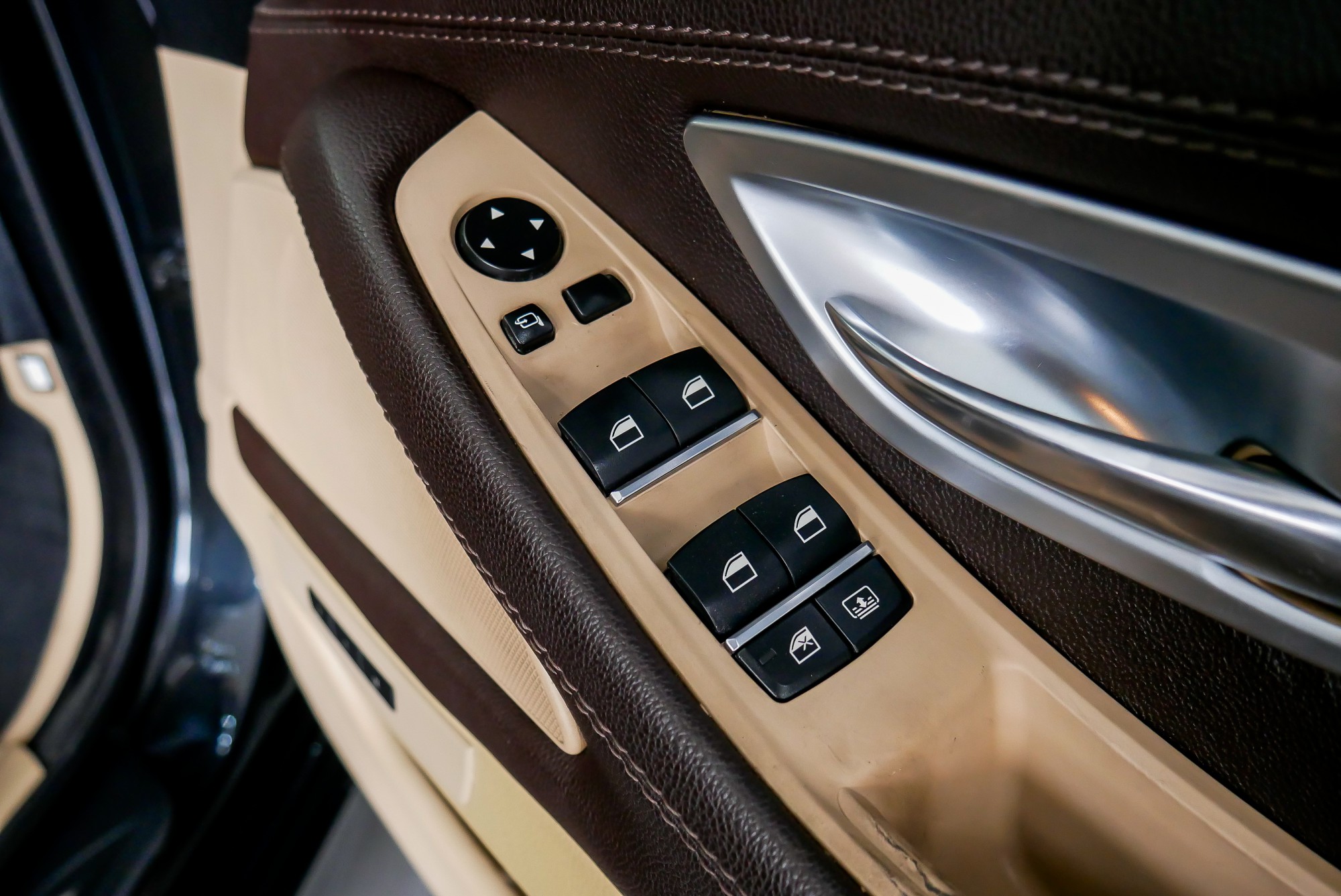 BMW 523I F10 ปี 2011 สีดำ (รูปที่ 9)