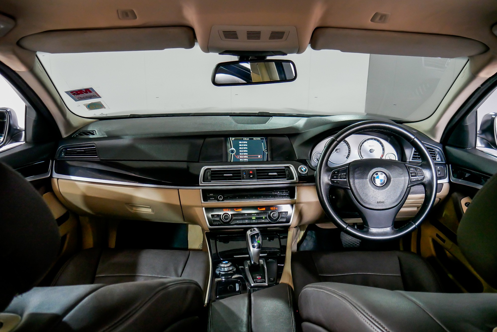 BMW 523I F10 ปี 2011 สีดำ (รูปที่ 5)