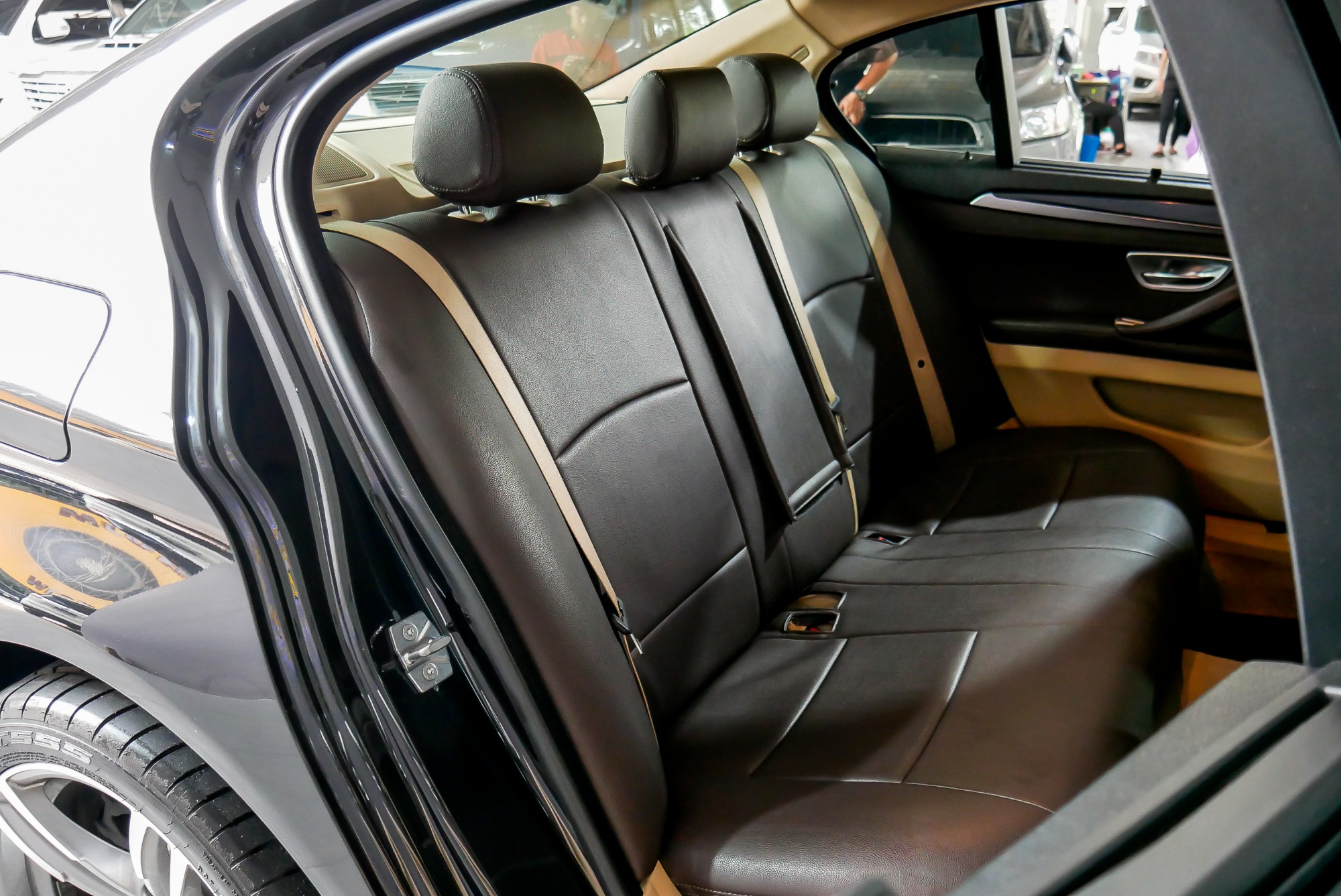 BMW 523I F10 ปี 2011 สีดำ (รูปที่ 11)