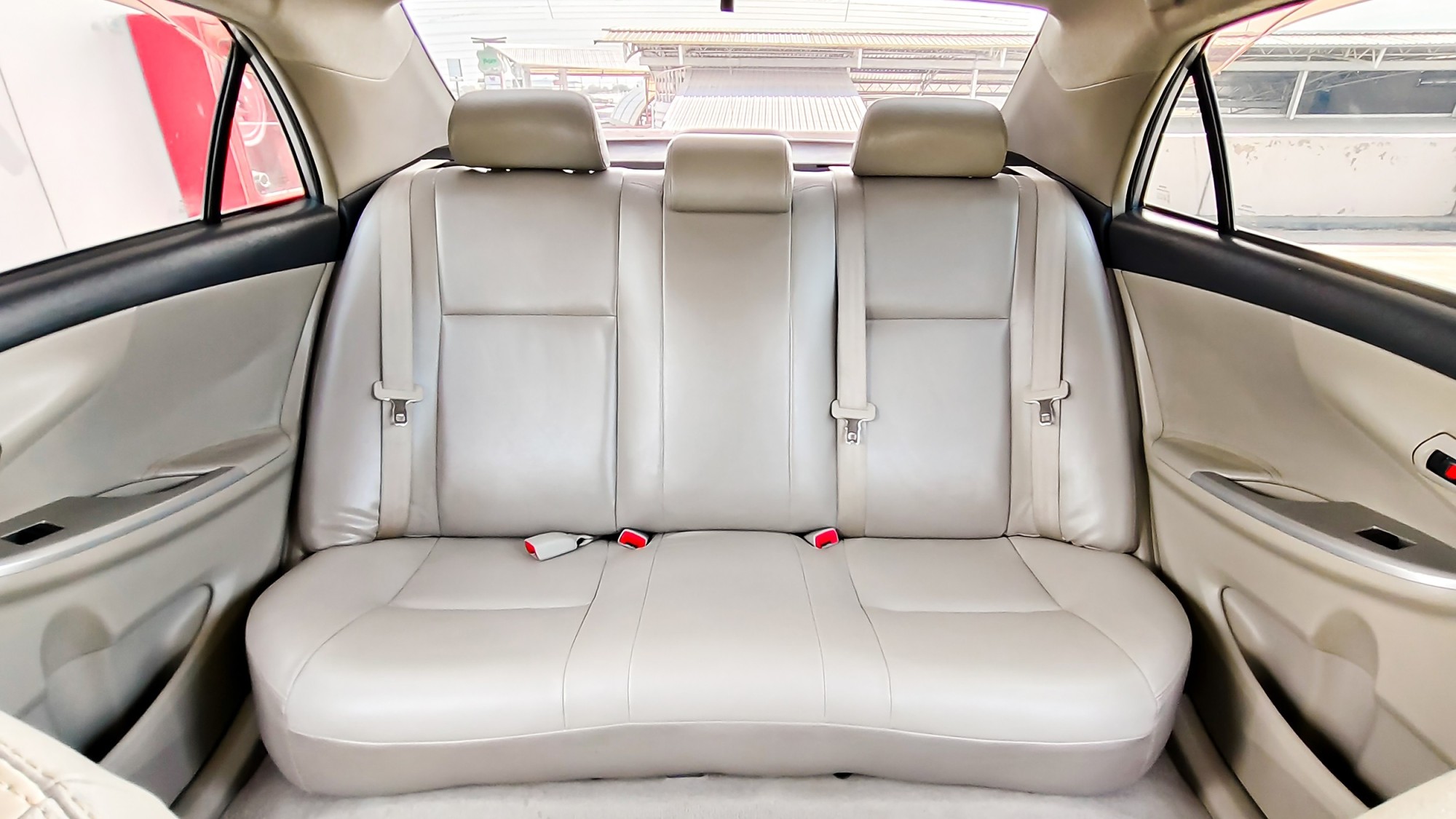TOYOTA​ Corolla Altis 1.6E CNG A/T ปี 2012 auto ไมล์ 250,000 กม. (รูปที่ 8)