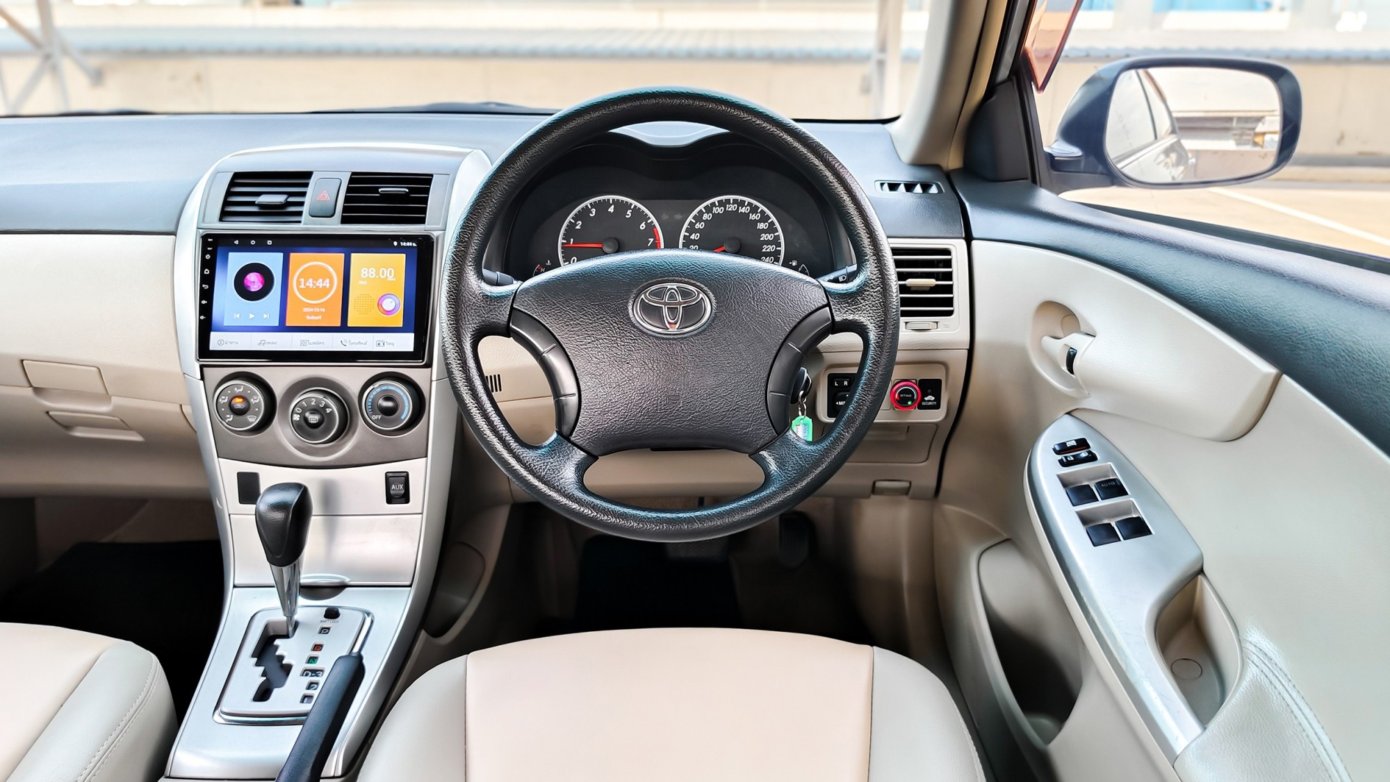 TOYOTA​ Corolla Altis 1.6E CNG A/T ปี 2012 auto ไมล์ 250,000 กม. (รูปที่ 2)
