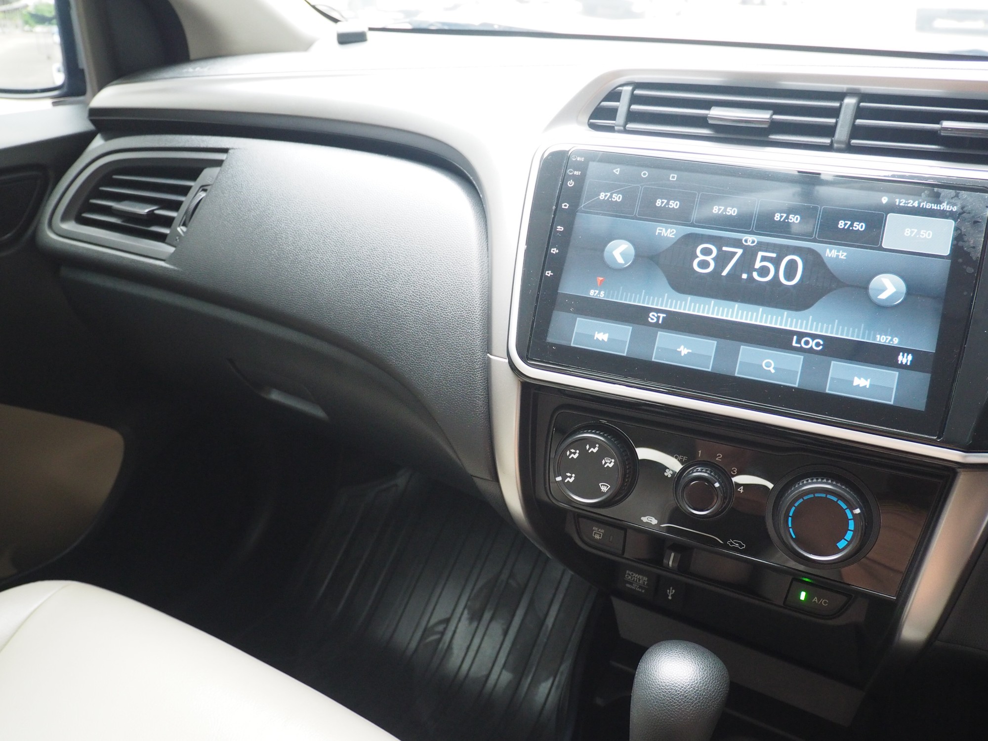 2016 Honda City สีเทา (รูปที่ 7)