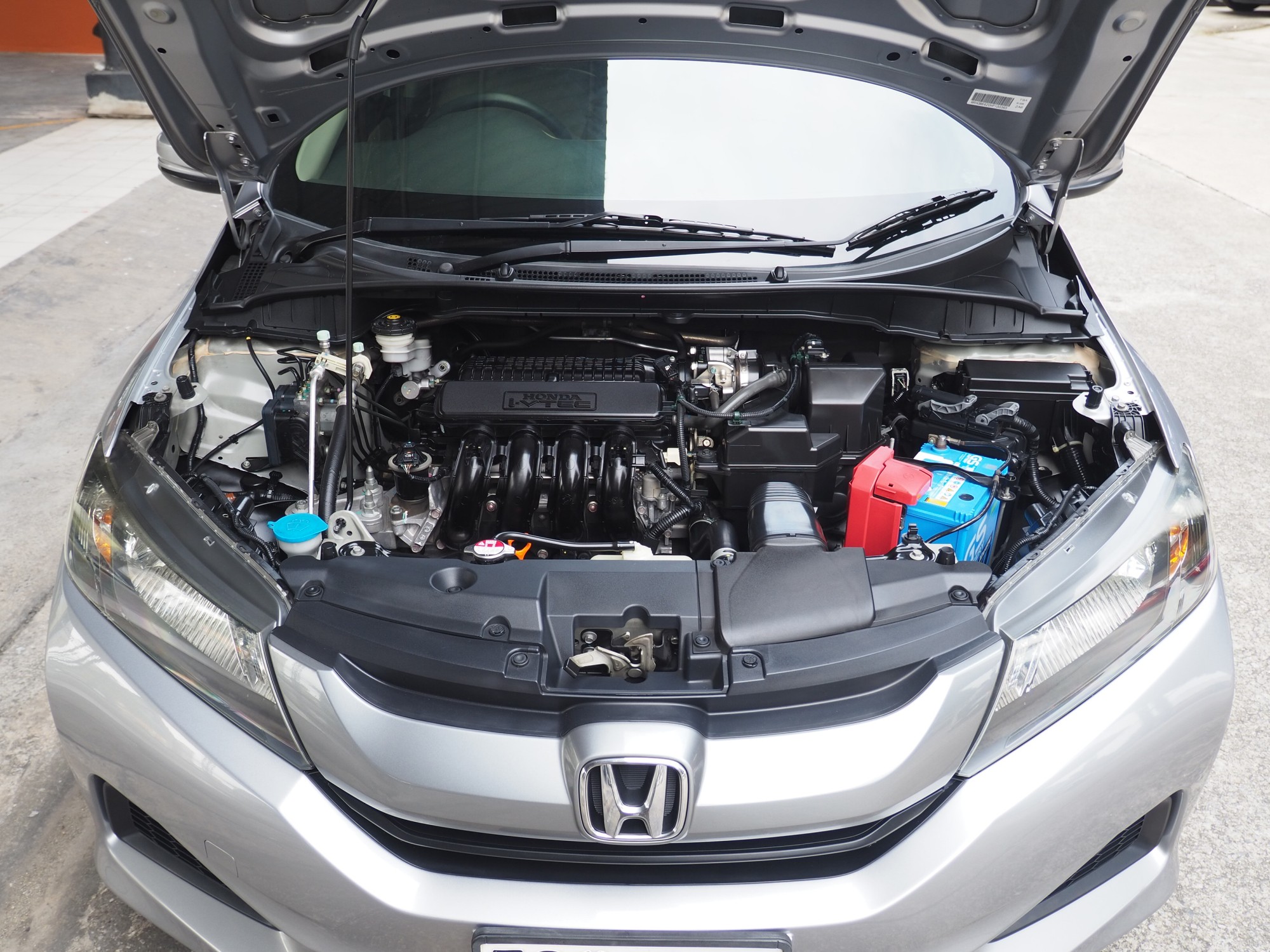 2016 Honda City สีเทา (รูปที่ 13)