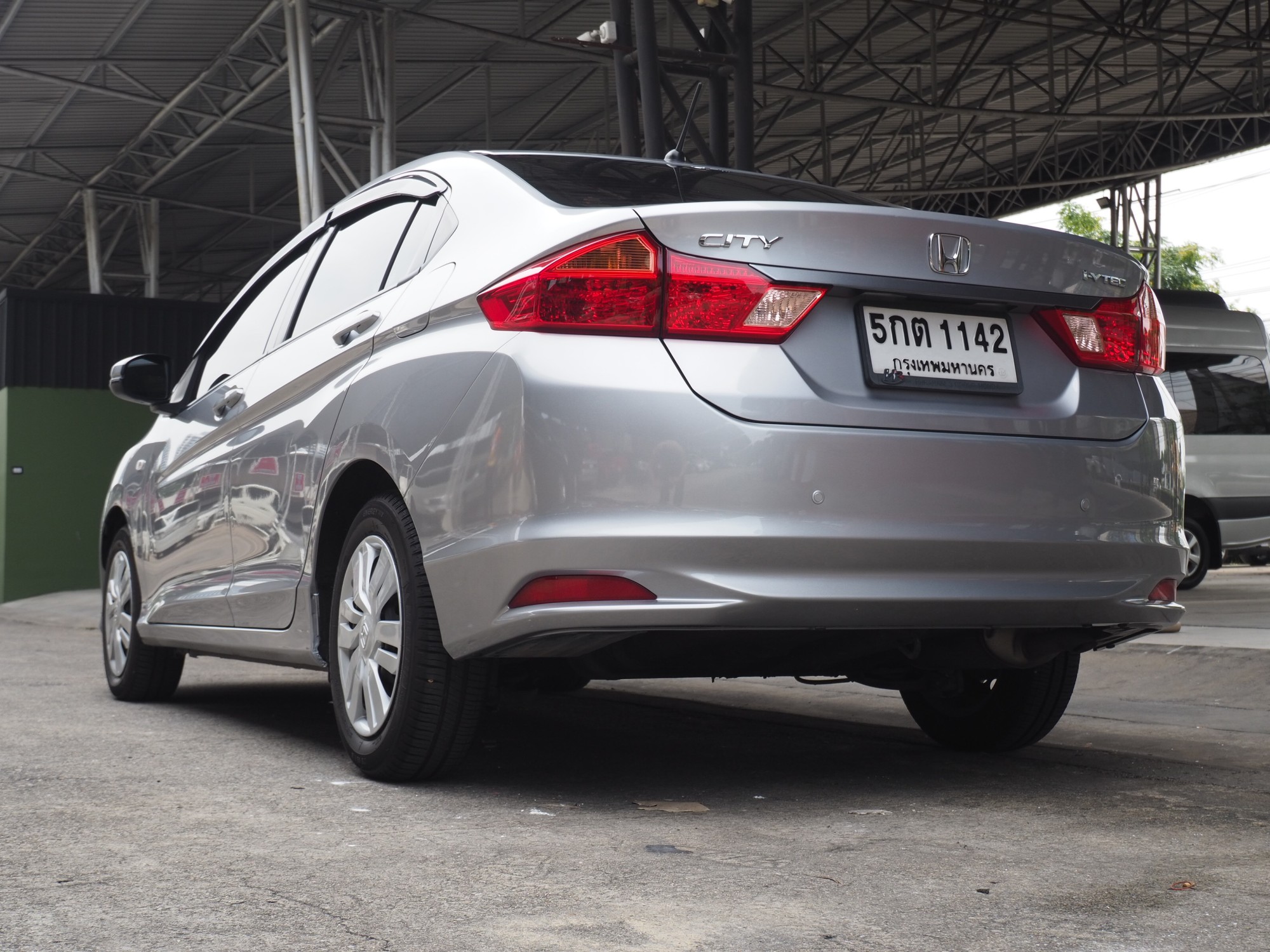 2016 Honda City สีเทา (รูปที่ 15)