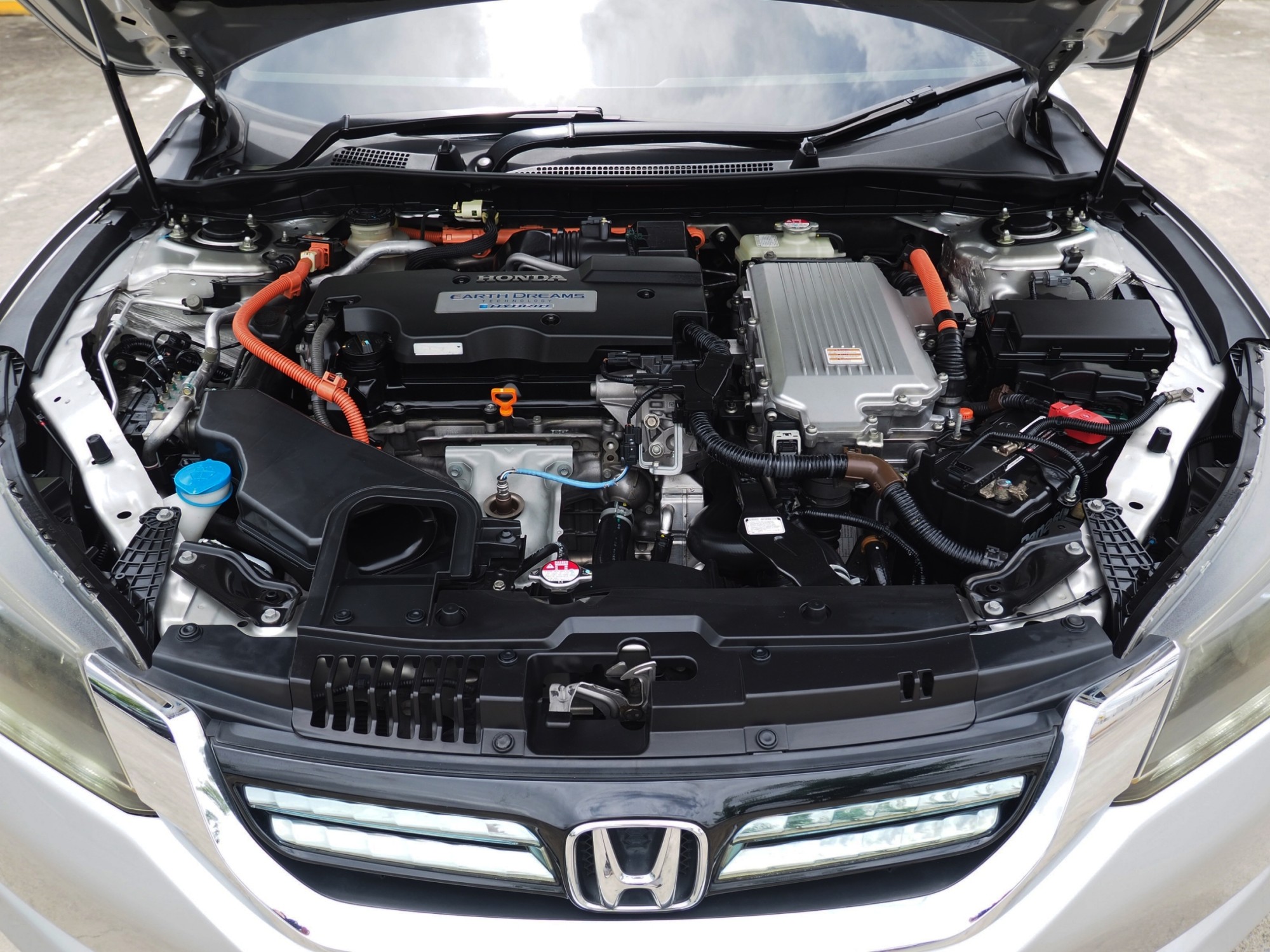 2014 Honda Accord สีเงิน (รูปที่ 17)