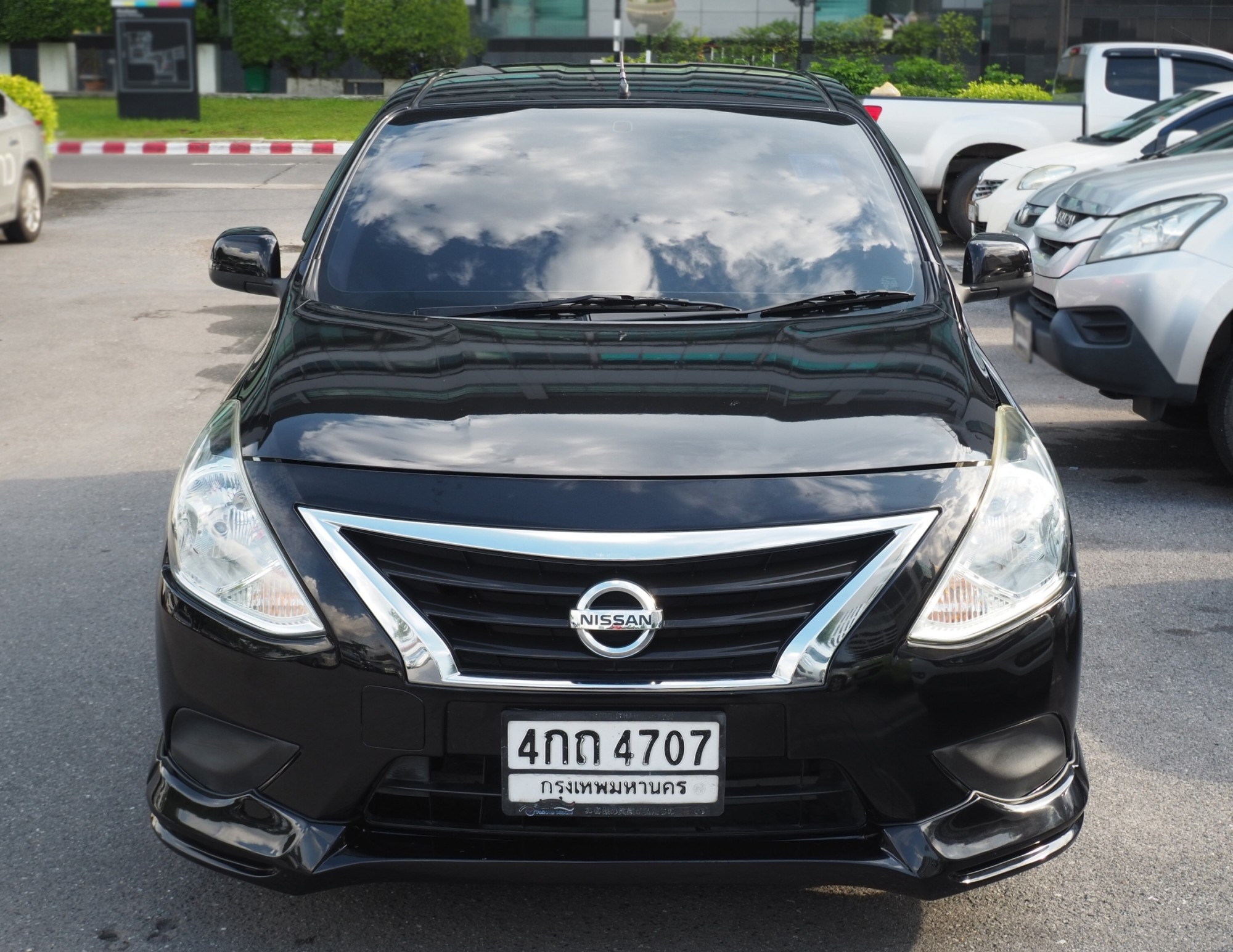 2015 Nissan Almera สีดำ (รูปที่ 3)