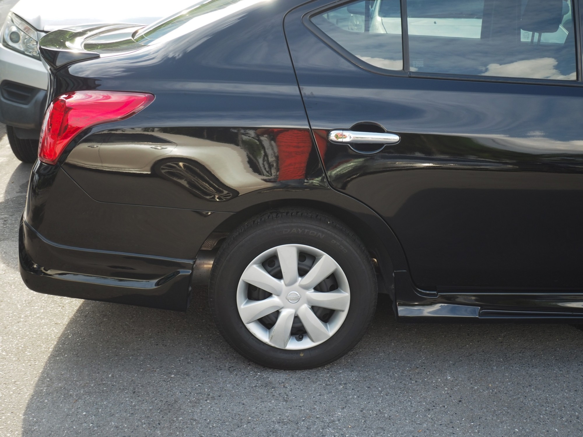 2015 Nissan Almera สีดำ (รูปที่ 17)