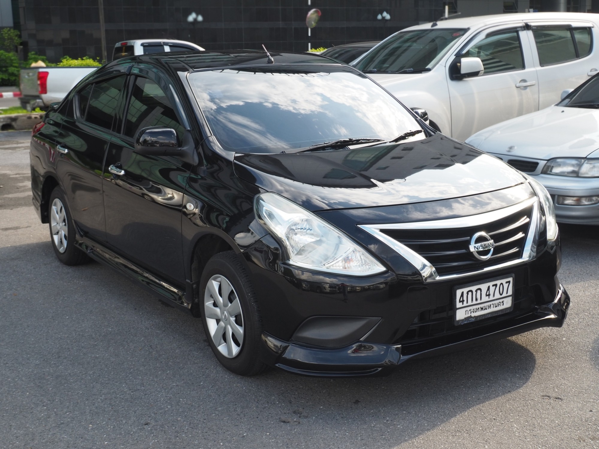 2015 Nissan Almera สีดำ (รูปที่ 8)