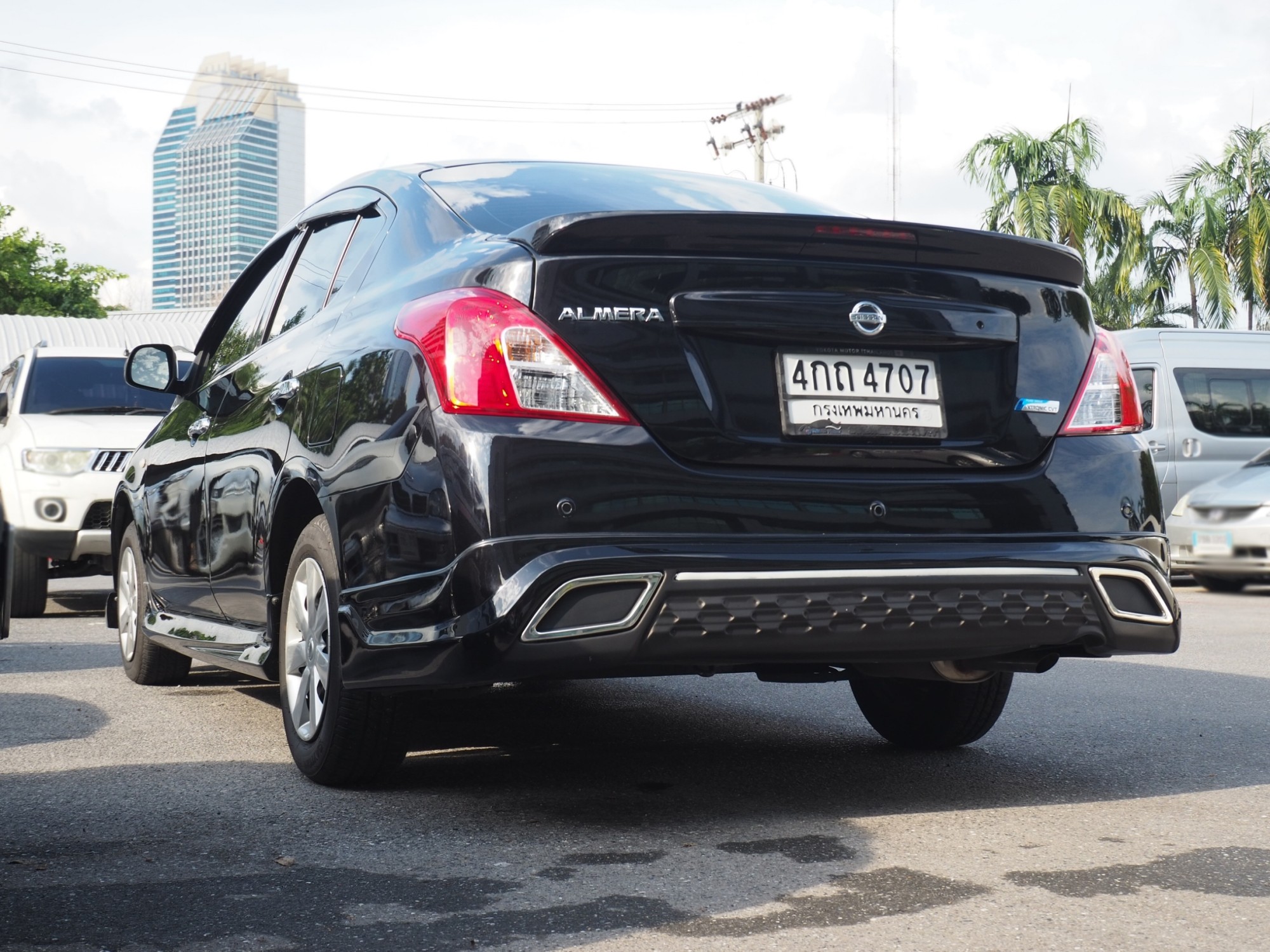 2015 Nissan Almera สีดำ (รูปที่ 13)