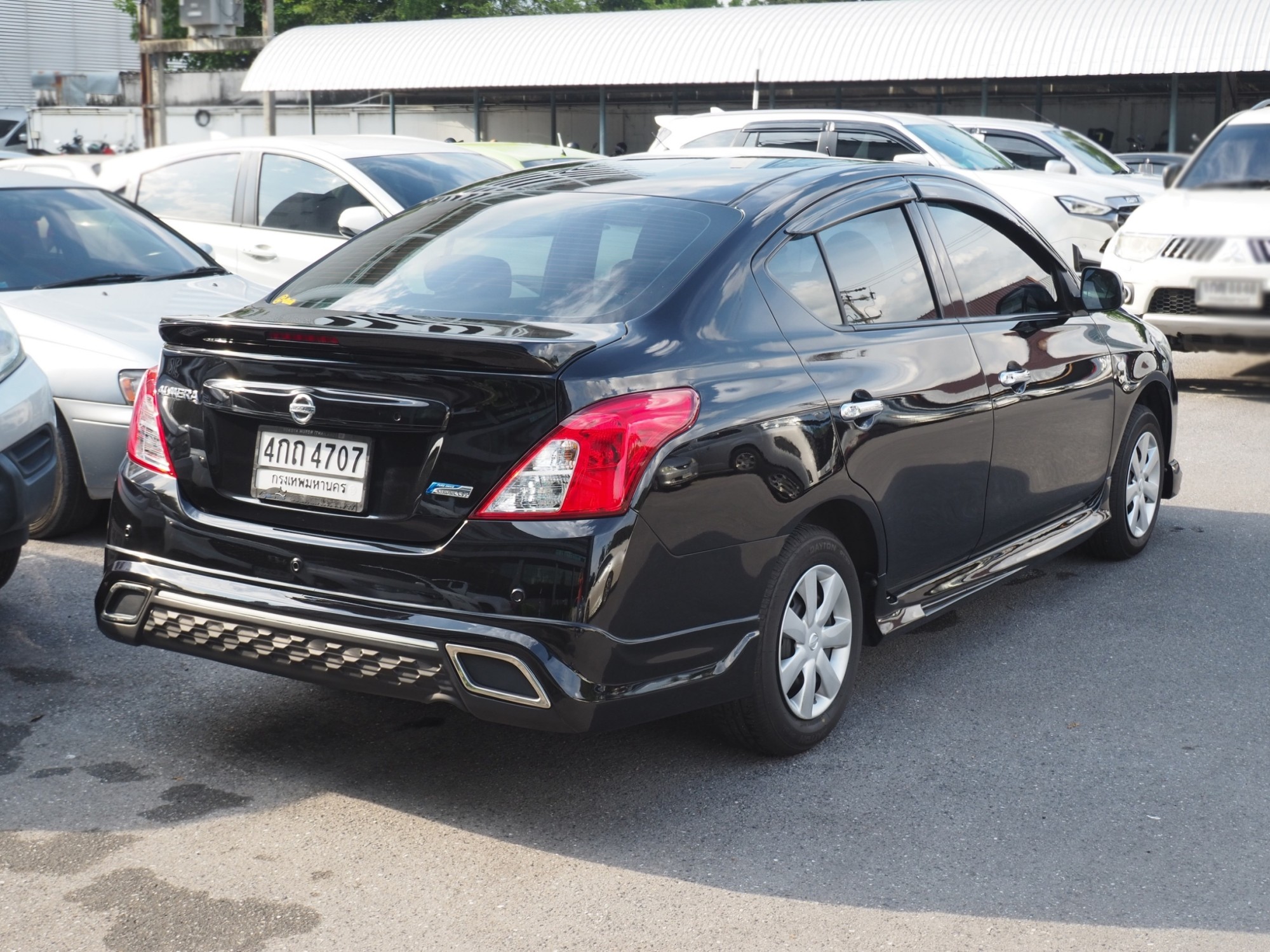 2015 Nissan Almera สีดำ (รูปที่ 11)