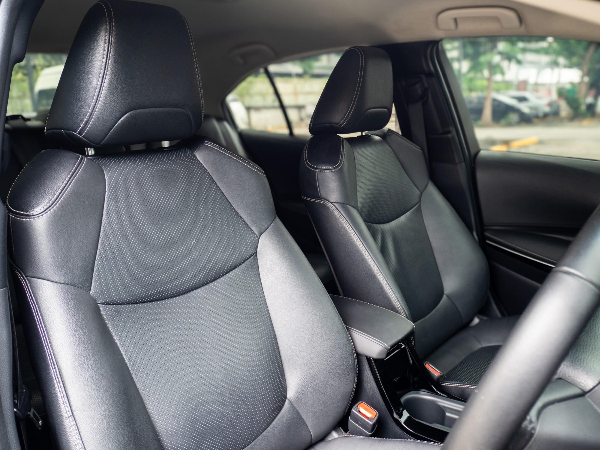 2020 Toyota ALTIS 1.8 HYBRID สีดำ (รูปที่ 16)