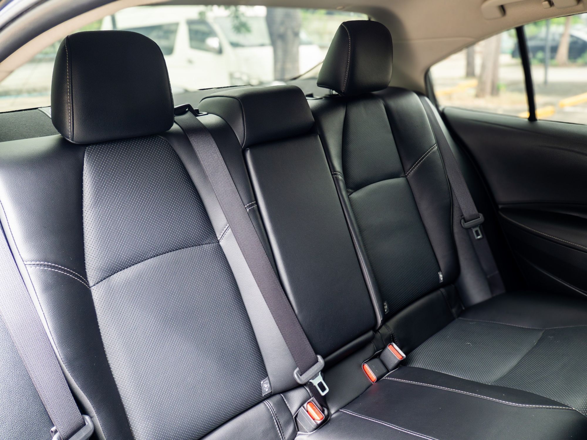 2020 Toyota ALTIS 1.8 HYBRID สีดำ (รูปที่ 18)