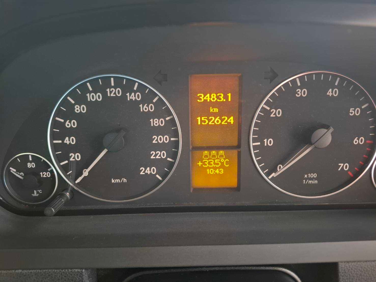 2005 Mercedes-Benz A-Class W169 A200 สีเงิน (รูปที่ 3)