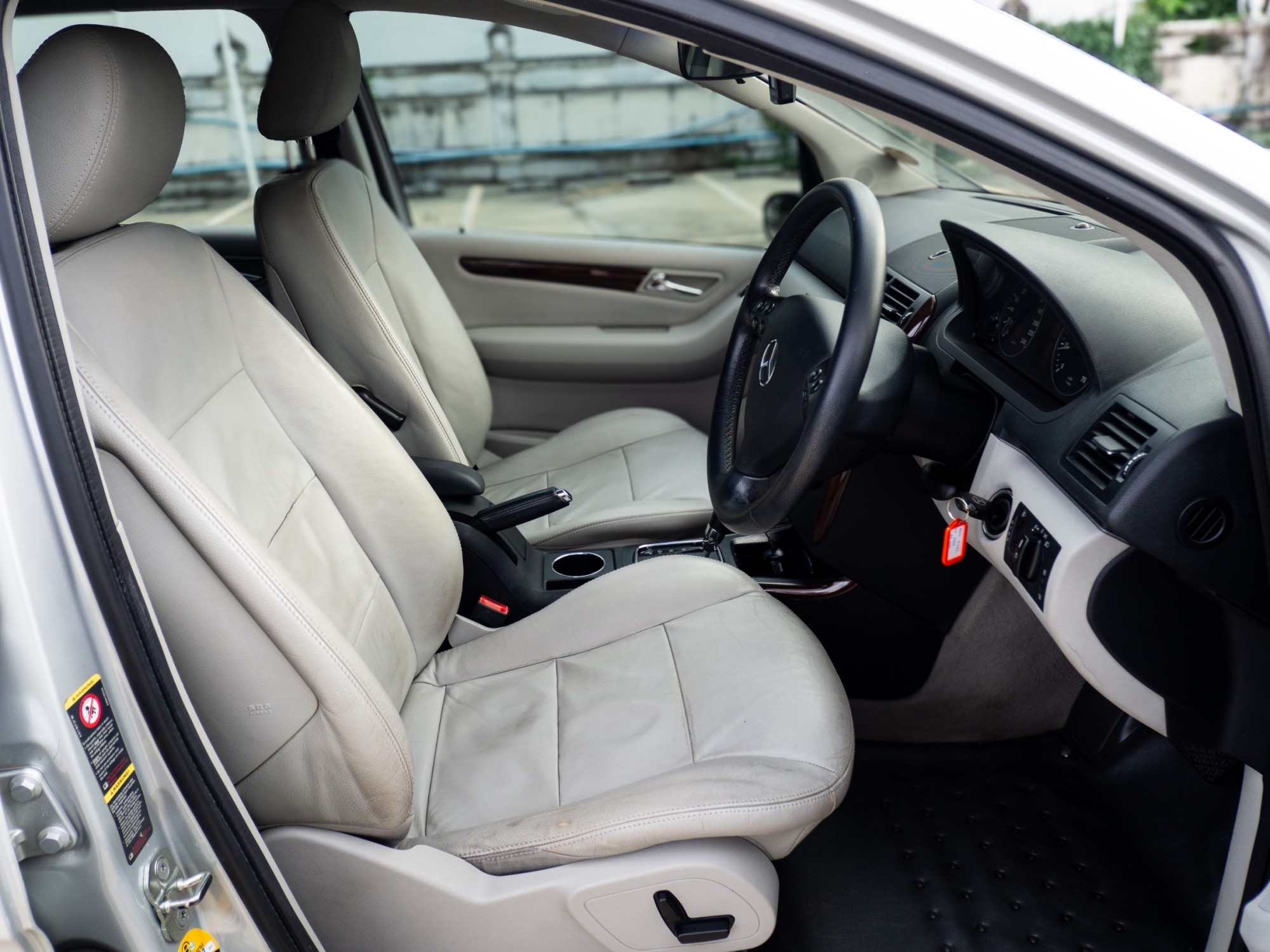2005 Mercedes-Benz A-Class W169 A200 สีเงิน (รูปที่ 12)