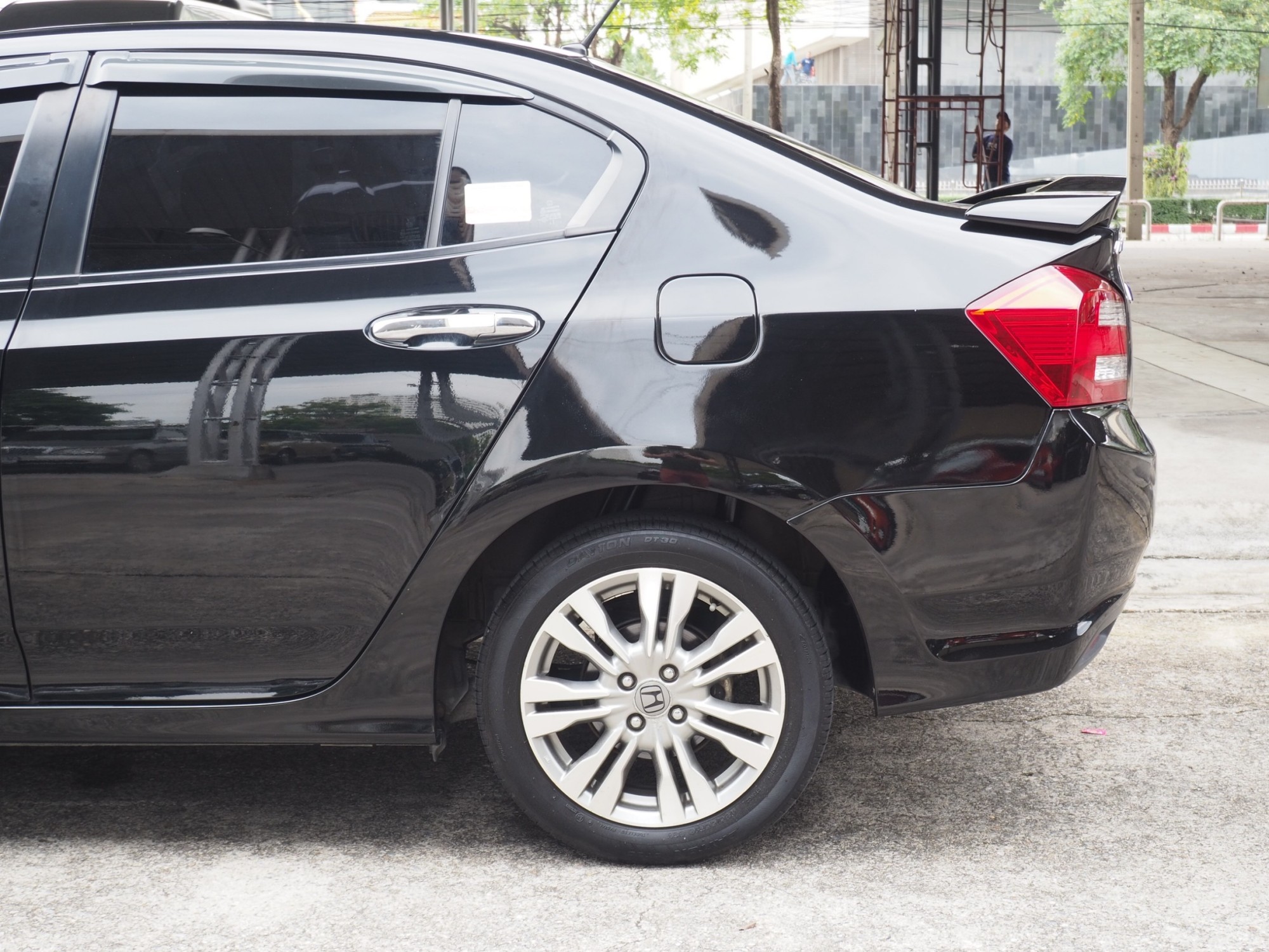 2013 Honda City สีดำ (รูปที่ 17)