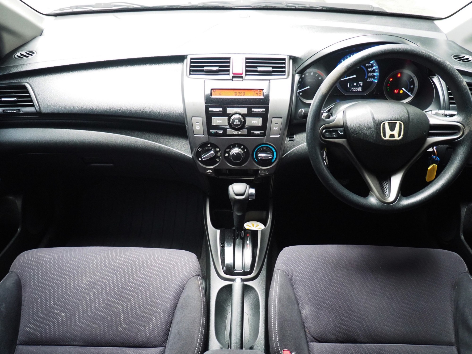 2013 Honda City สีดำ (รูปที่ 15)